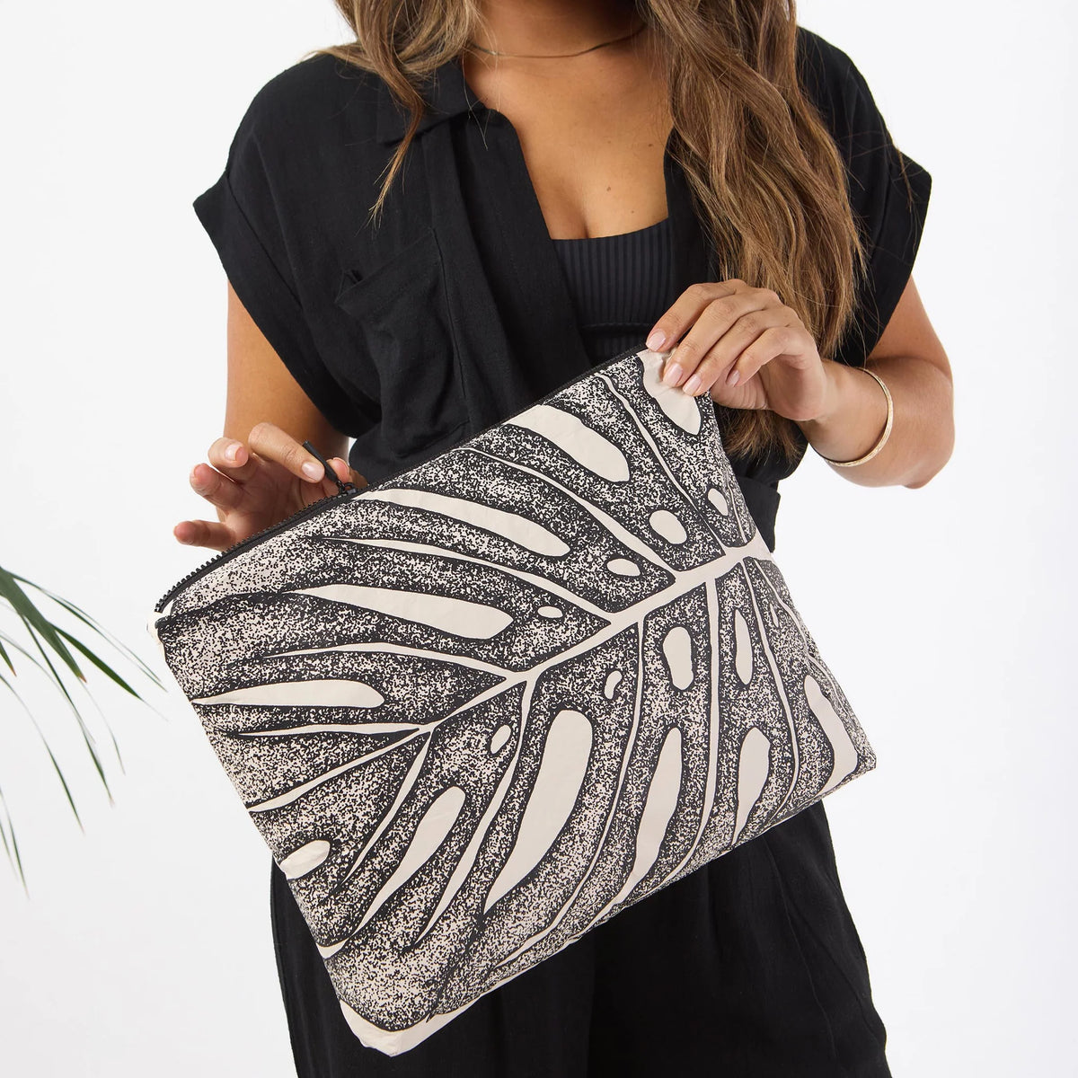 極美品✨フォレルパージュ クラッチバッグ PVC エカイユ柄 Aloha Max Pouch Deliciosa – Vagabond Apparel Boutique