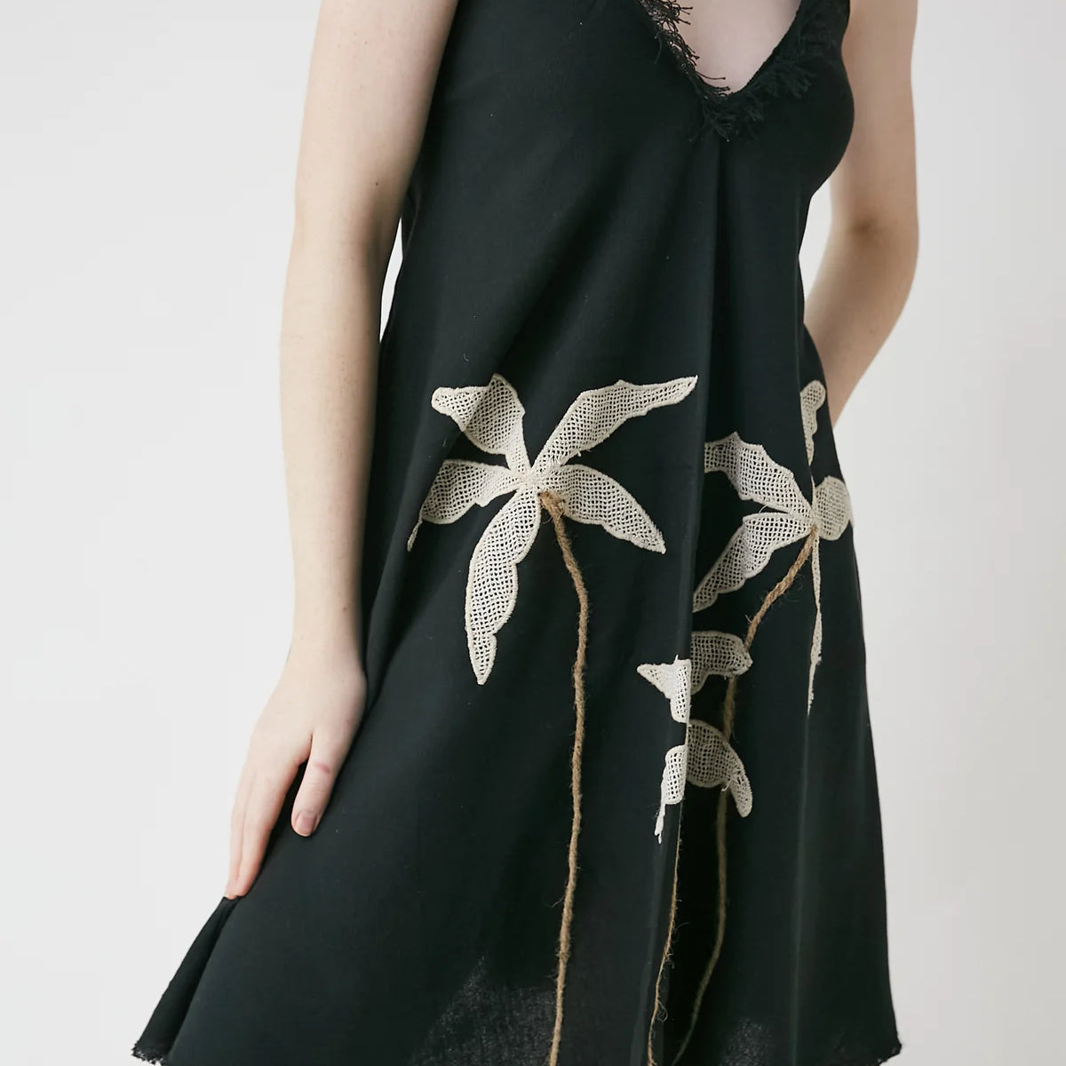 BeSunset | Tropi Dress | Black | Close | Vagabond | Apparel | Boutique