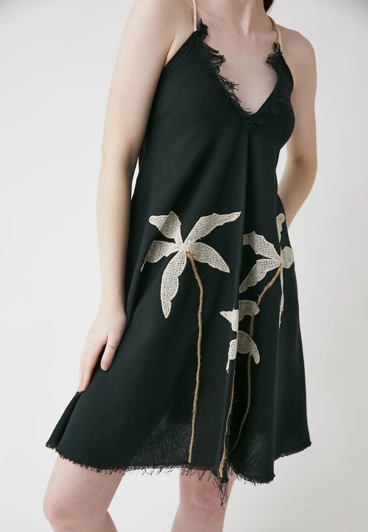 BeSunset | Tropi Dress | Black | Close | Vagabond | Apparel | Boutique