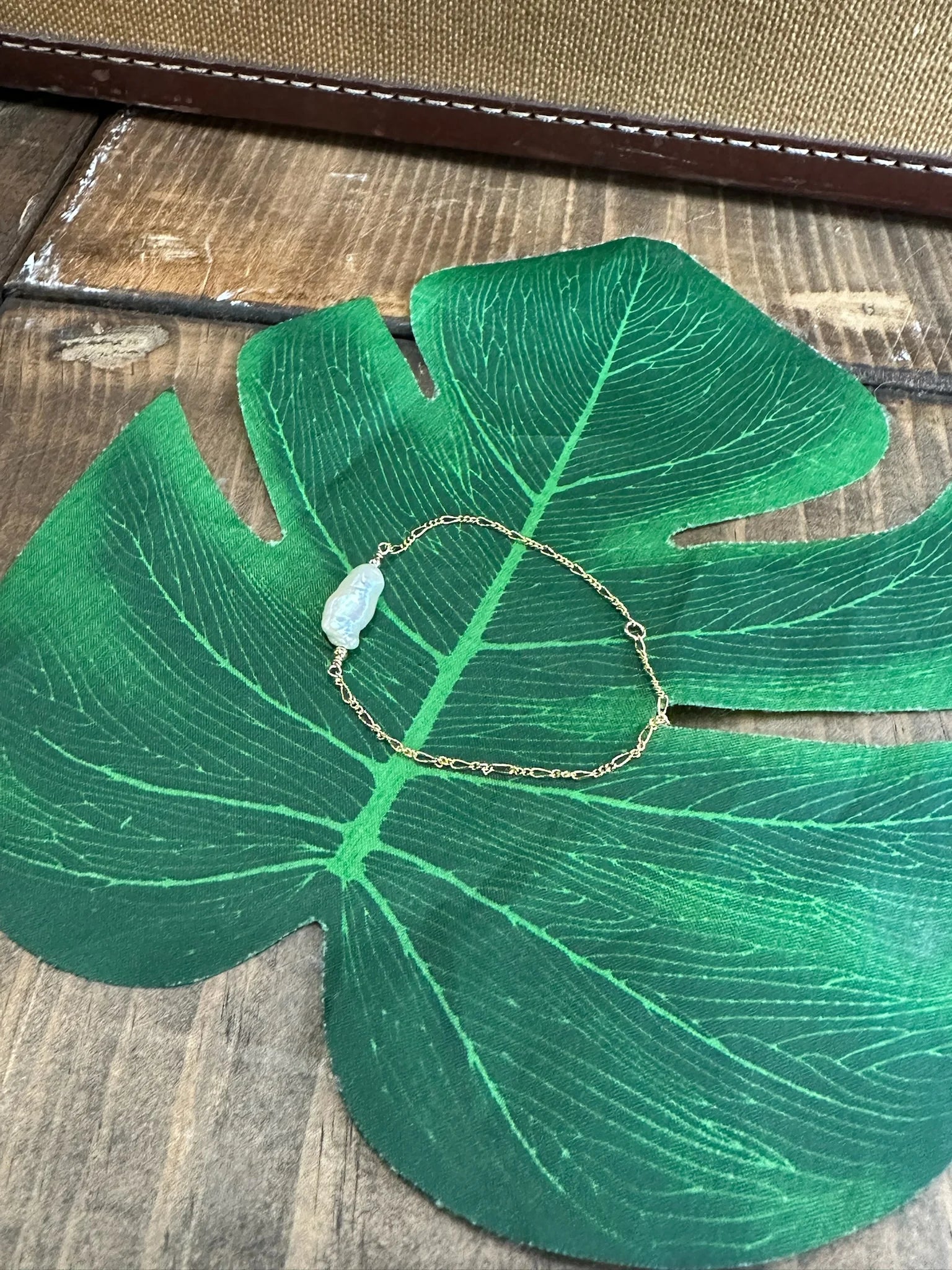 Beachybeads | Freshwater Keshi Pearl On Figaro Bracelet | Flat | Vagabond | Apparel | Boutique