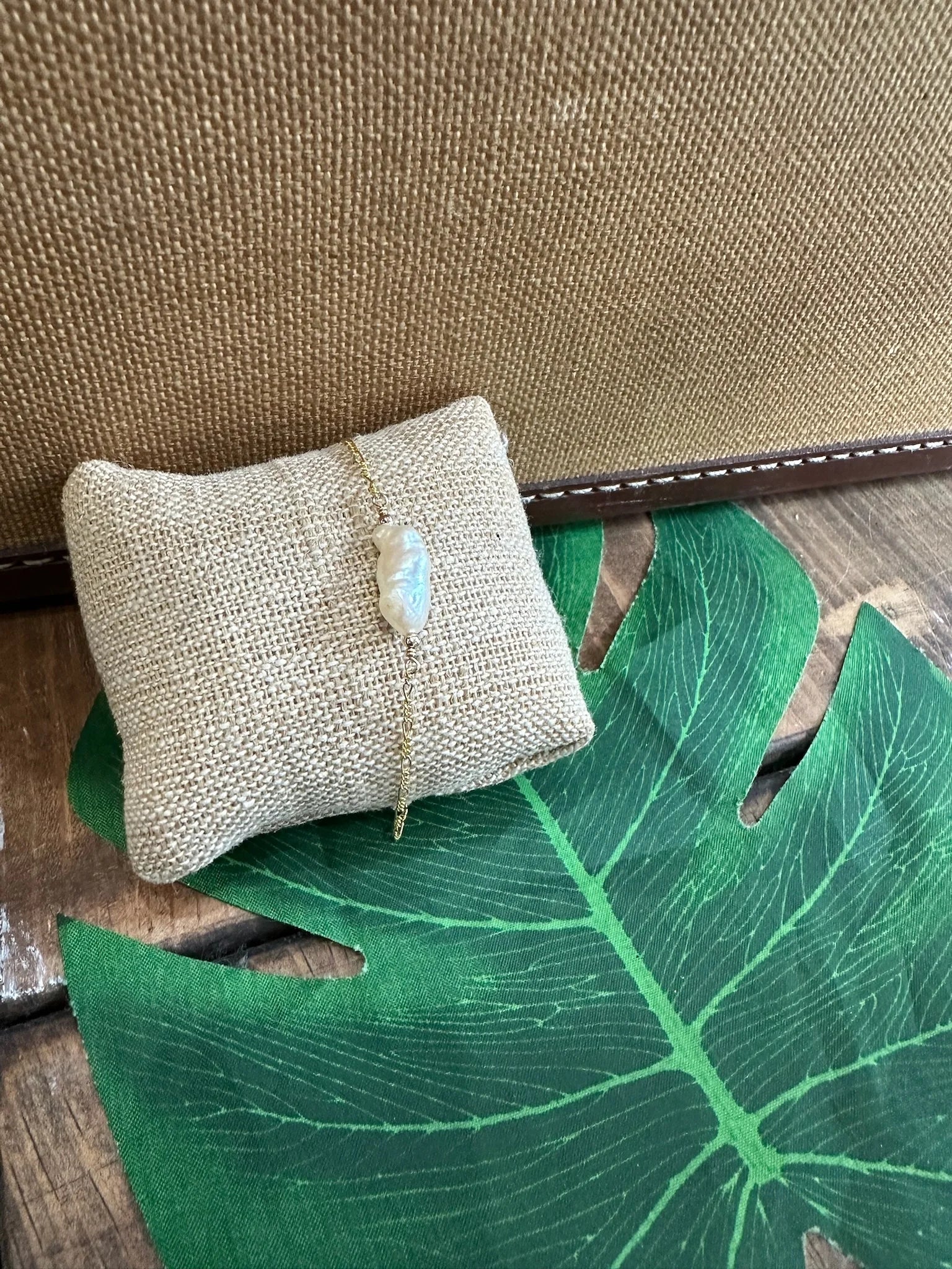 Beachybeads | Freshwater Keshi Pearl On Figaro Bracelet | Vagabond | Apparel | Boutique