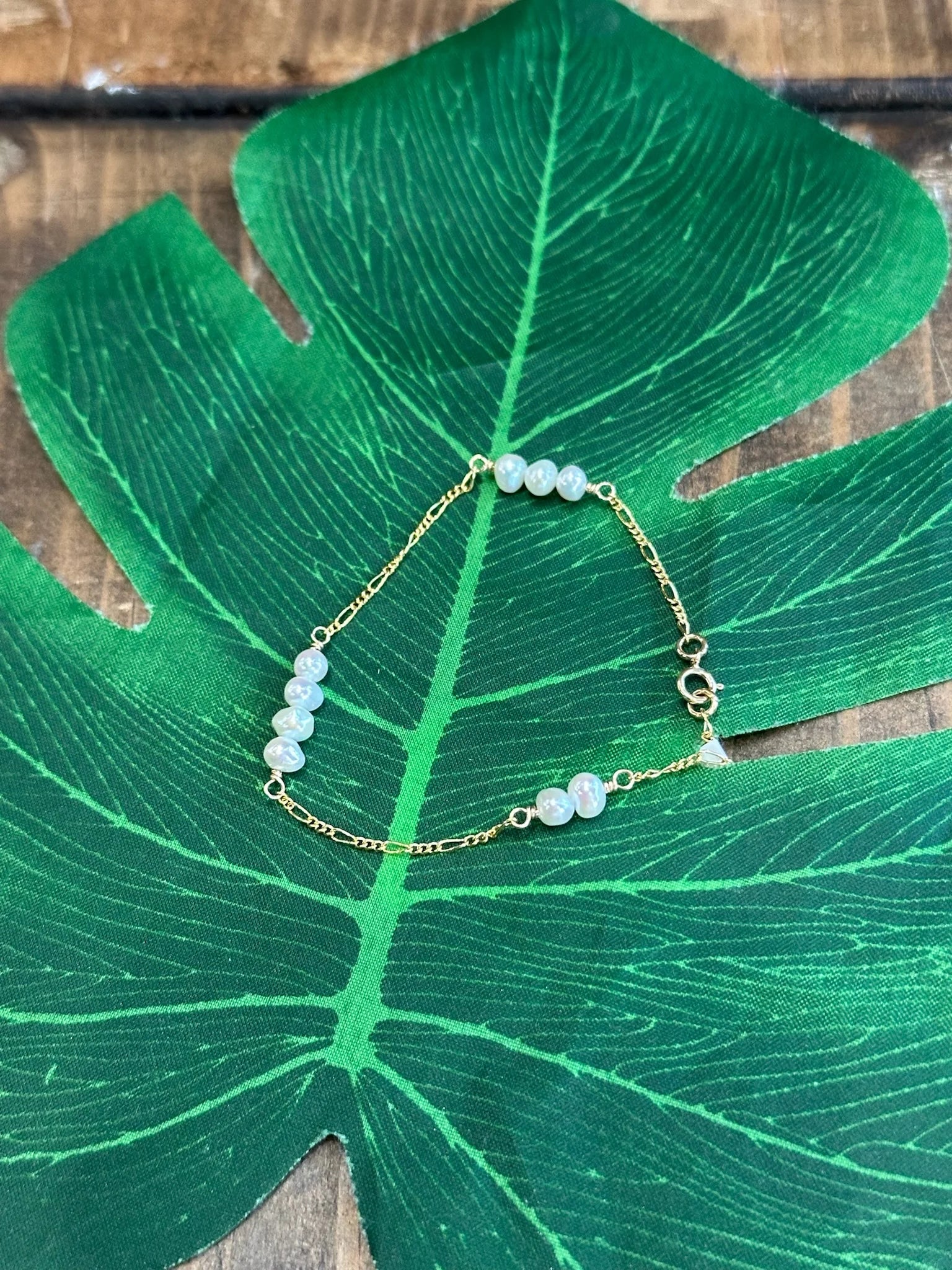 Beachybeads | Freshwater Pearl On Figaro Bracelet | Flat | Vagabond | Apparel | Boutique