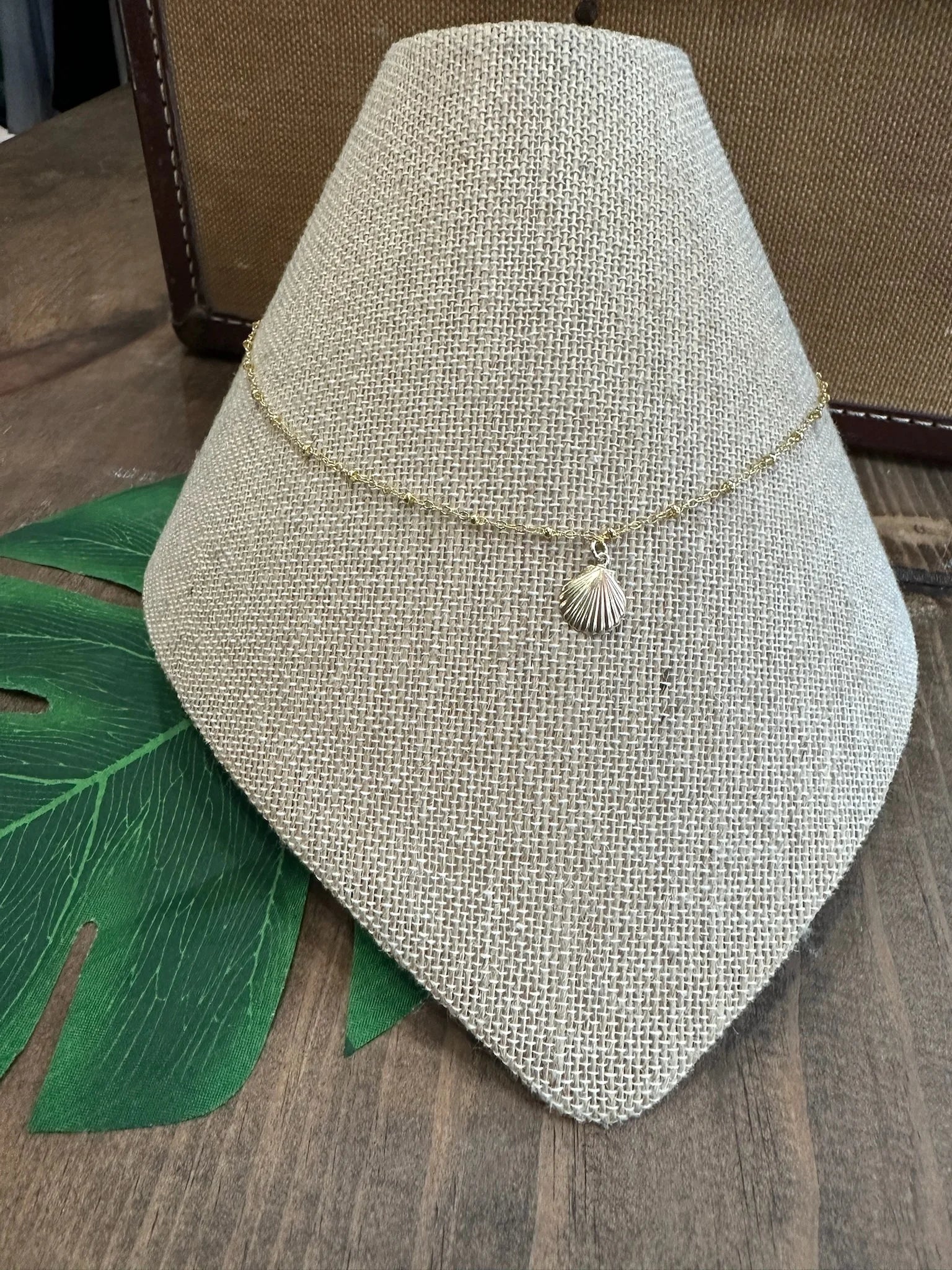 Beachybeads | Gold Shell Necklace | Vagabond | Apparel | Boutique