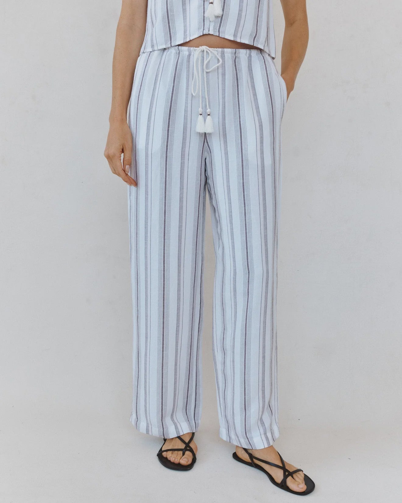 Bella Dahl | Beach Pant W/ Tassel Drawstring | Vagabond | Apparel | Boutique