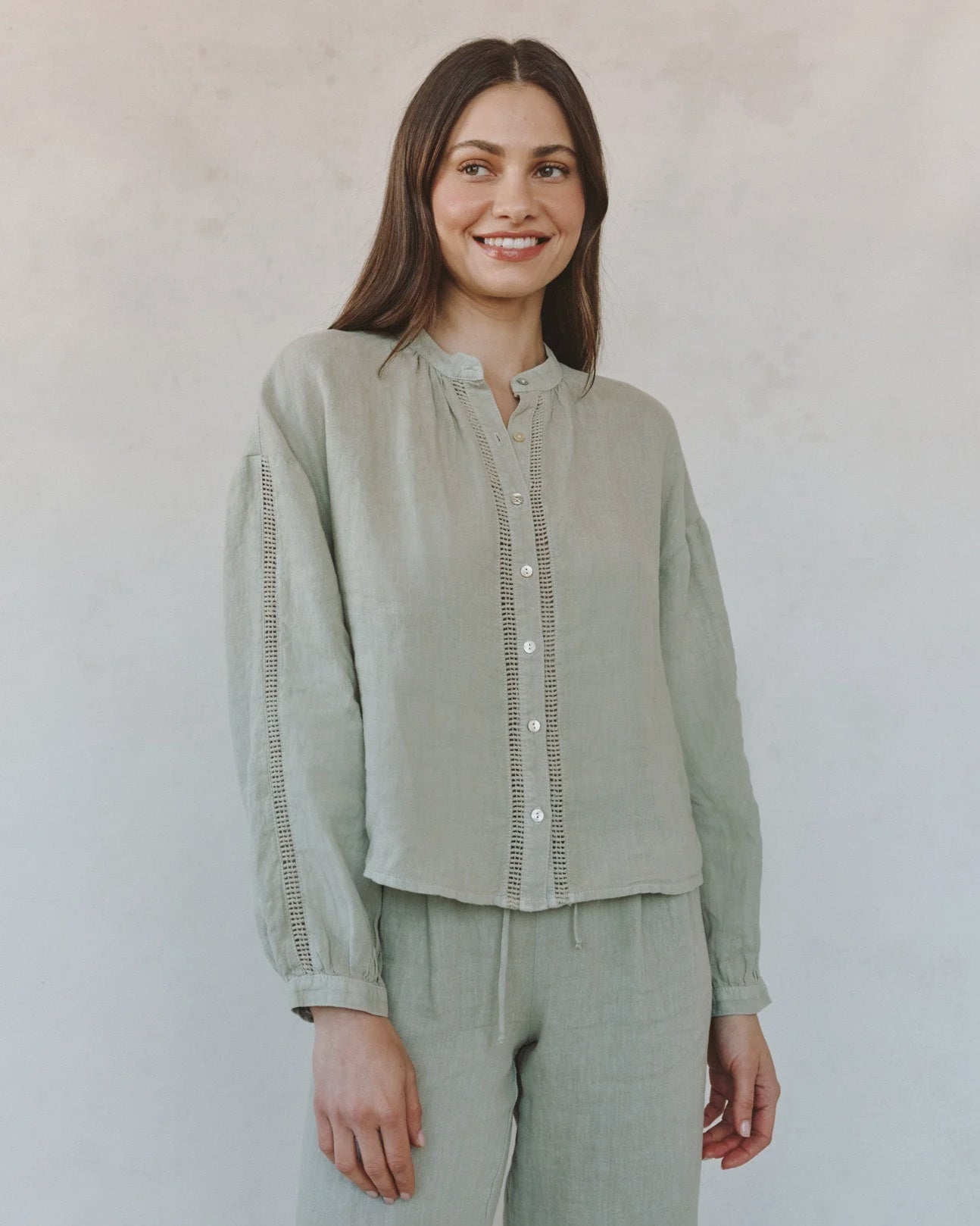 Bella Dahl | Mandarin Collar Trimmed Button Down | Vagabond | Apparel | Boutique