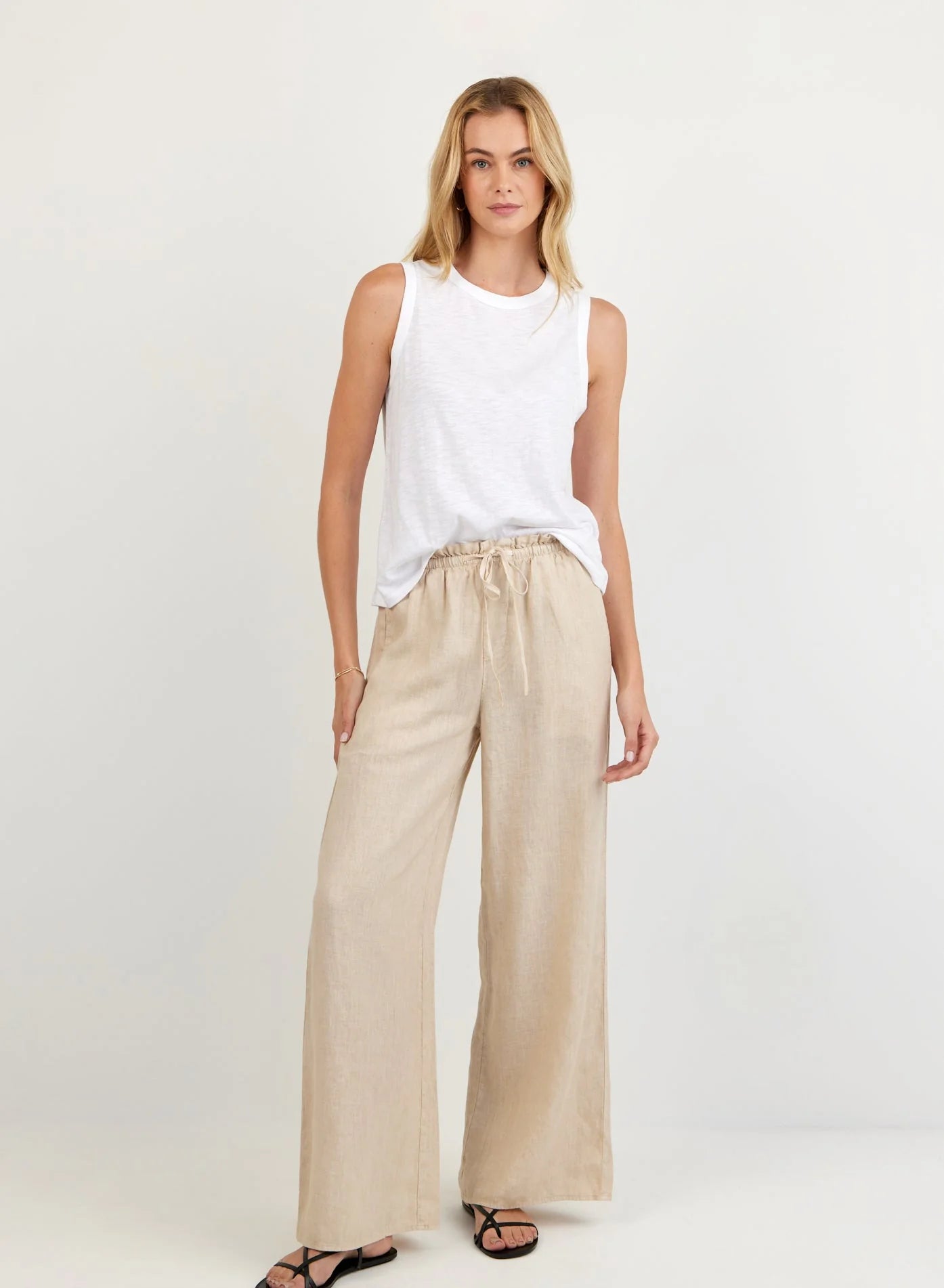 Bella Dahl | Easy Tank | Model | Vagabond | Apparel | Boutique