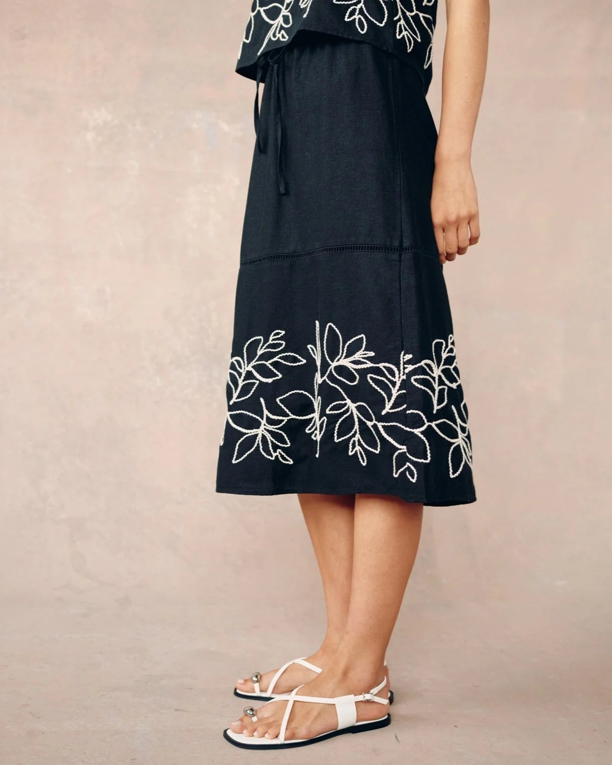 Bella Dahl | Ladder Trim Midi Skirt | Vagabond | Apparel | Boutique