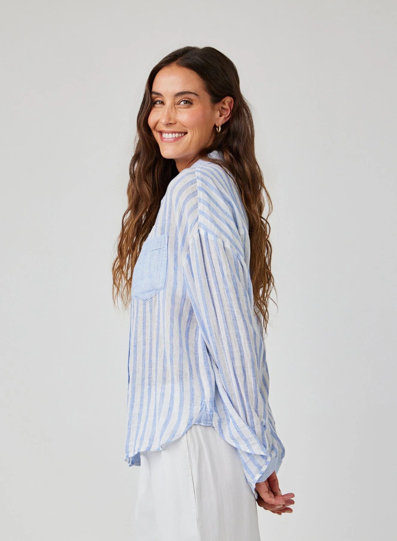 Bella Dahl Contrast Pocket Boyfriend Shirt | Vagabond Apparel Boutique