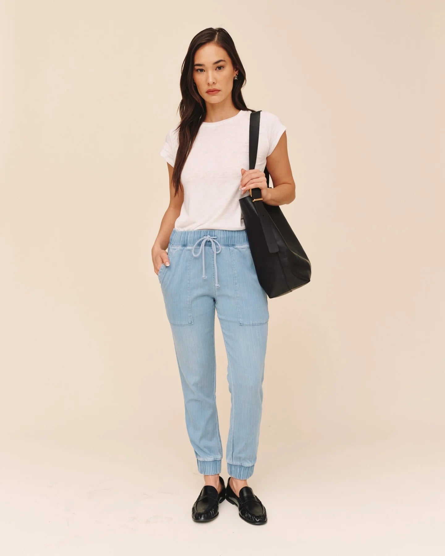 Bella Dahl | Denim Pocket Jogger | Model | Vagabond | Apparel | Boutique