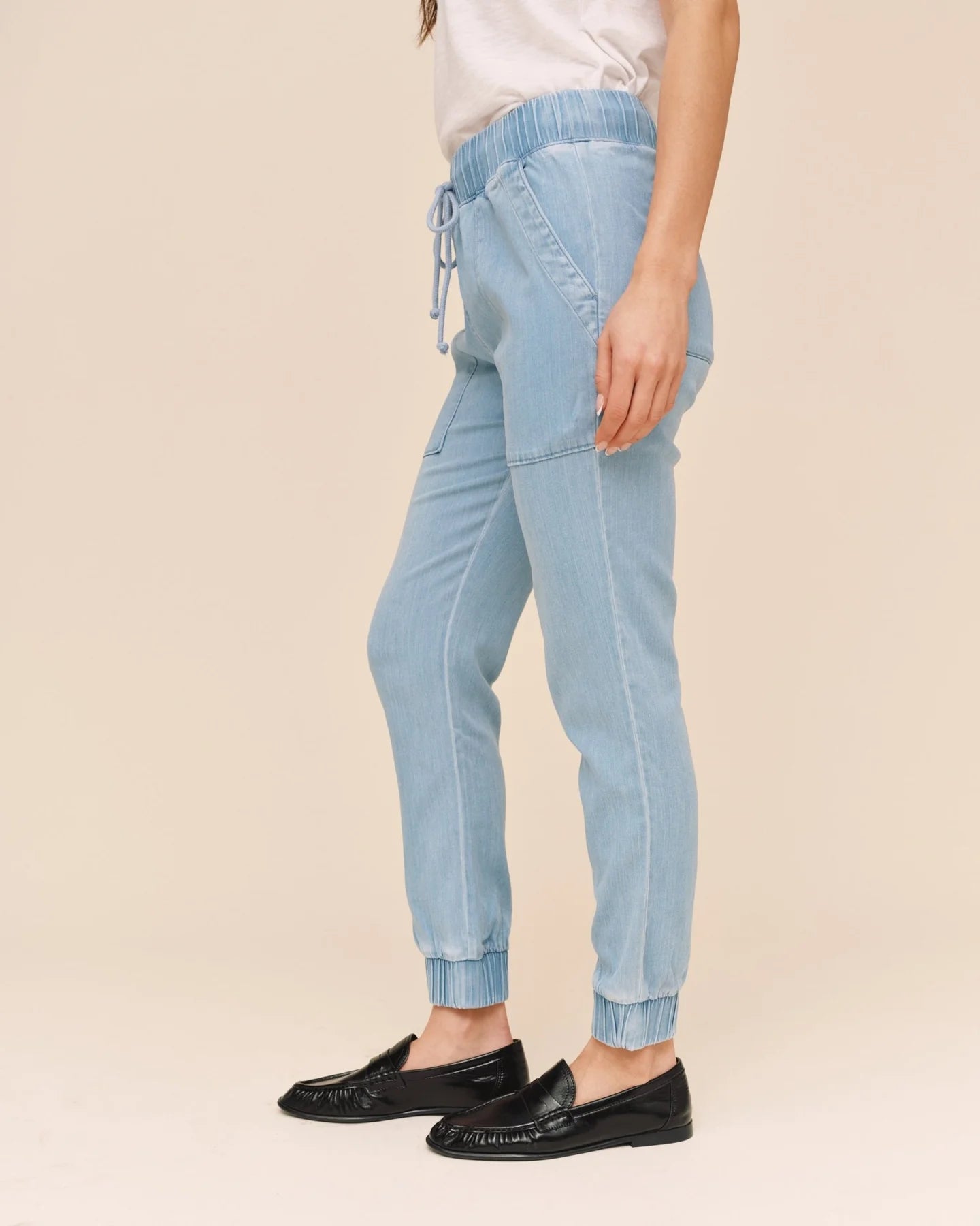 Bella Dahl | Denim Pocket Jogger | Side | Vagabond | Apparel | Boutique