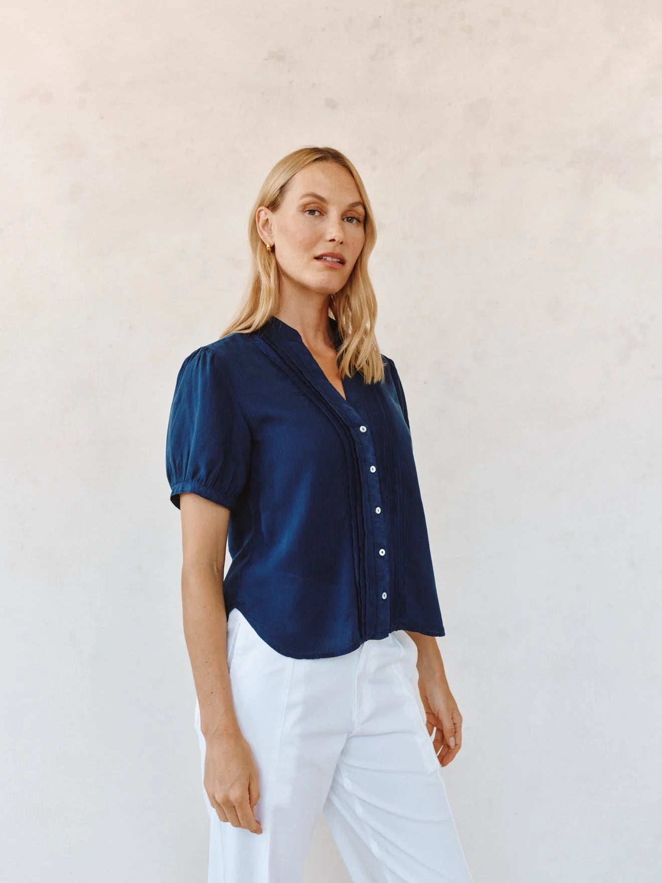 Bella Dahl | Short Sleeve Pintuck Blouse | Side | Vagabond | Apparel | Boutique
