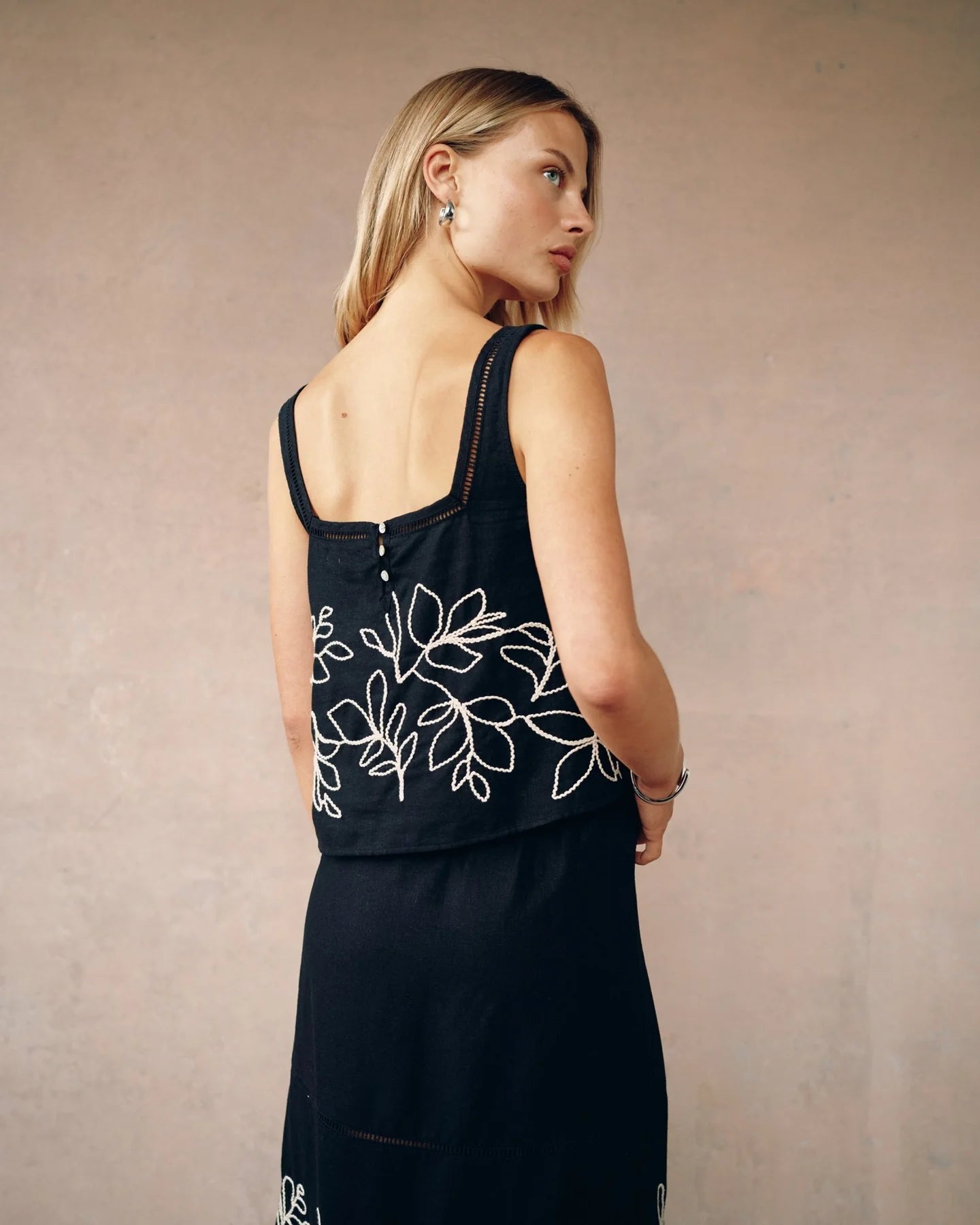 Bella Dahl | Square Neck Ladder Trim Top | Vagabond | Apparel | Boutique