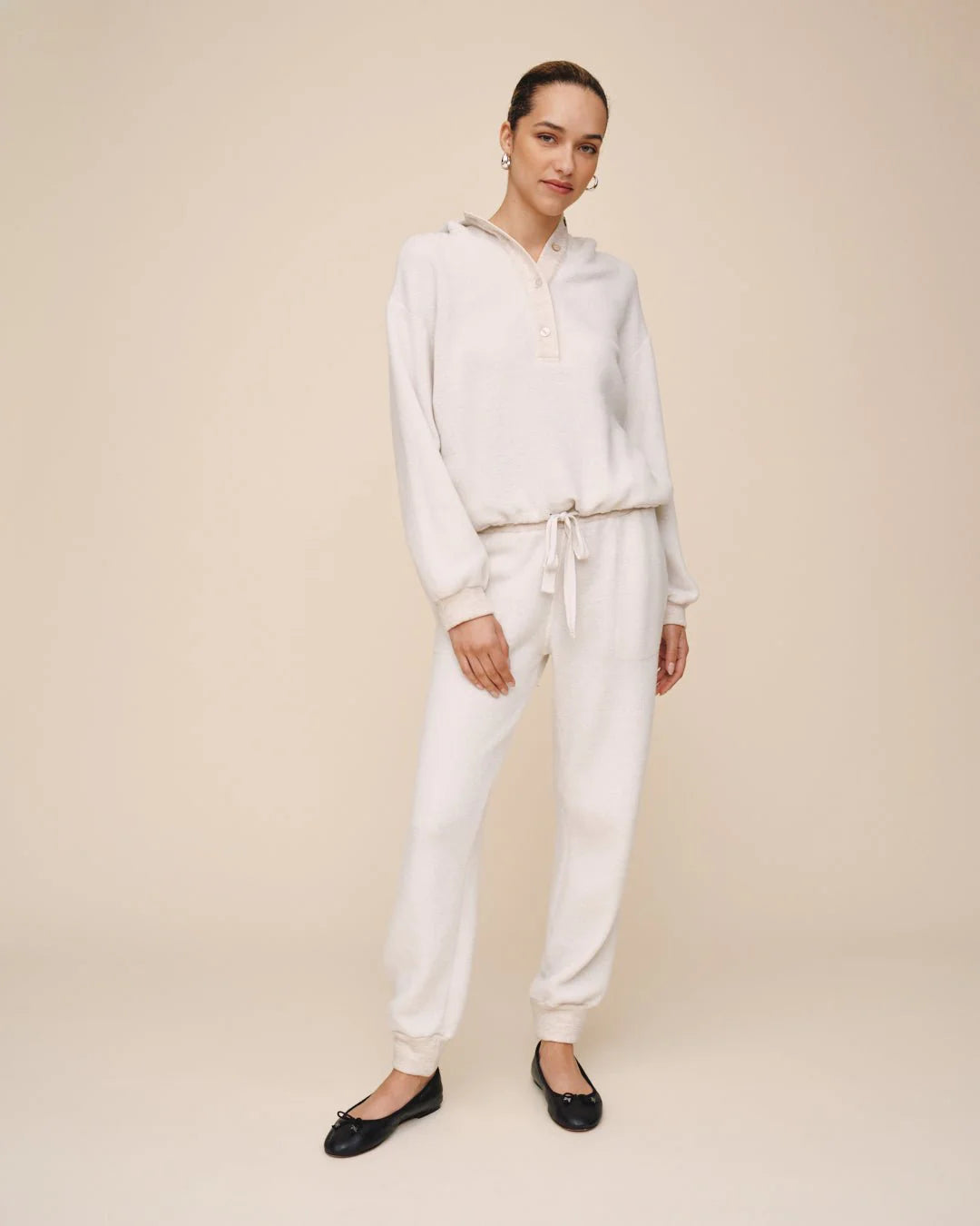 Bella Dahl | Tie Waist Hoodie | Model | Vagabond | Apparel | Boutique