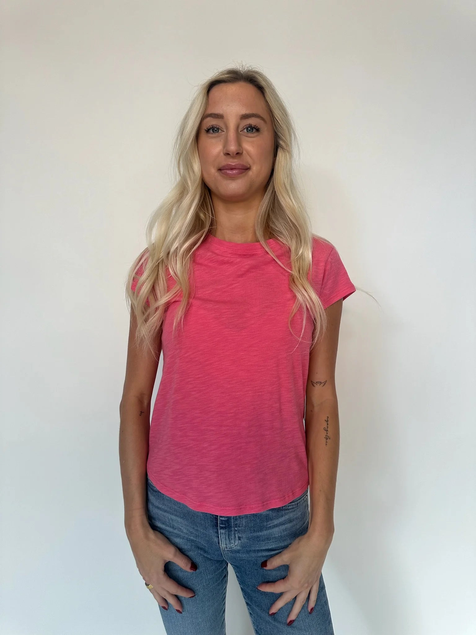 Bella Dahl | Baby Crew Tee Hibiscus | Front | Vagabond | Apparel | Boutique