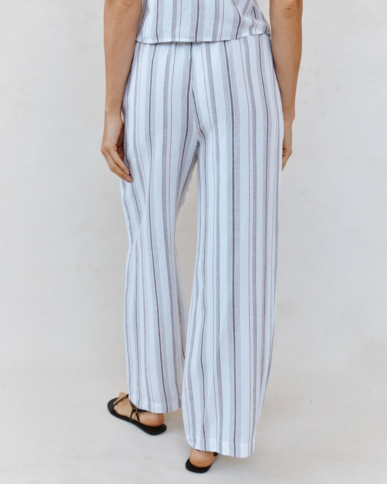 Bella Dahl | Beach Pant W/ Tassel Drawstring | Back | Vagabond | Apparel | Boutique