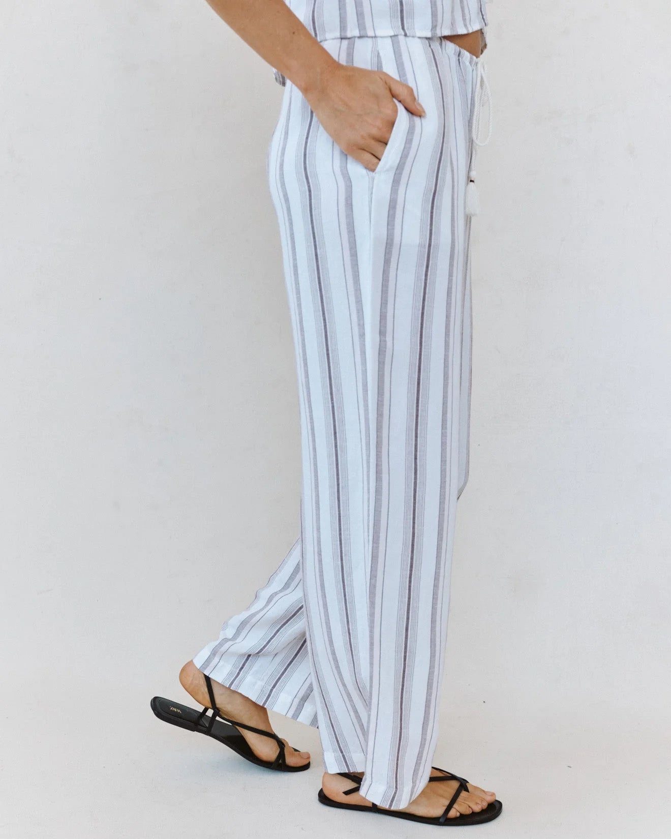 Bella Dahl | Beach Pant W/ Tassel Drawstring | Side | Vagabond | Apparel | Boutique