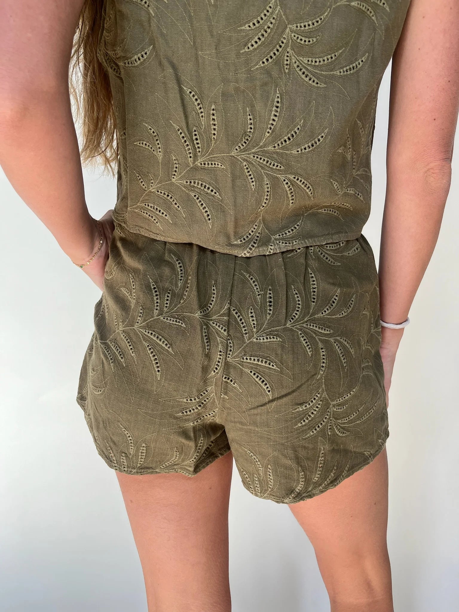 Bella Dahl | Beach Short | Olive Green | Vagabond | Apparel | Boutique