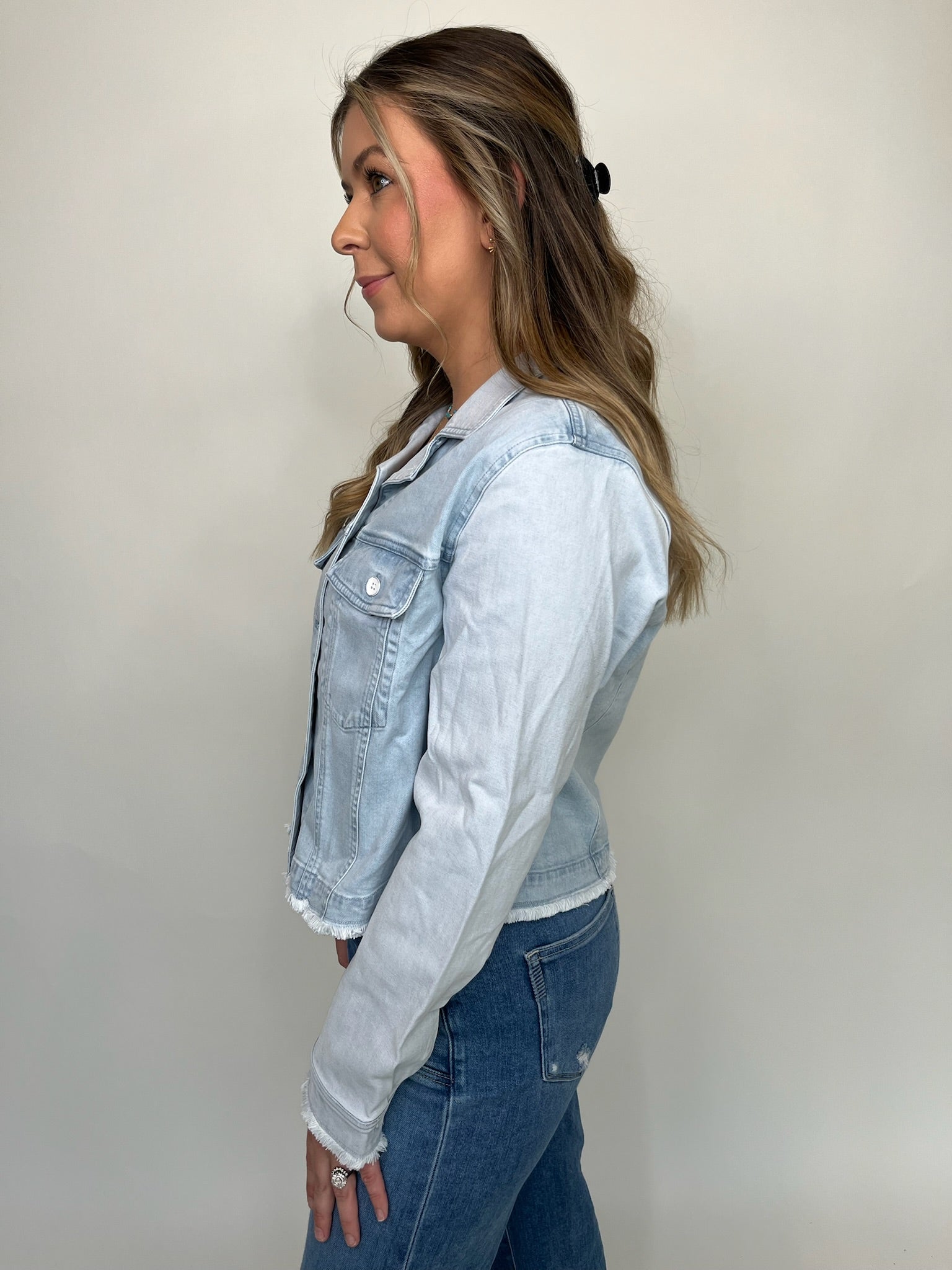 Bella Dahl Coco Fray Mix Denim Jacket | Vagabond Apparel Boutique