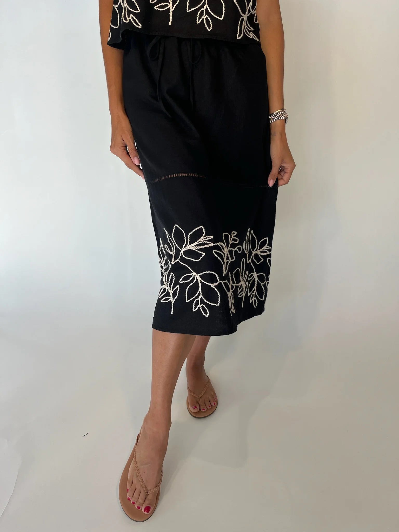 Bella Dahl | Ladder Trim Midi Skirt | Vagabond | Apparel | Boutique