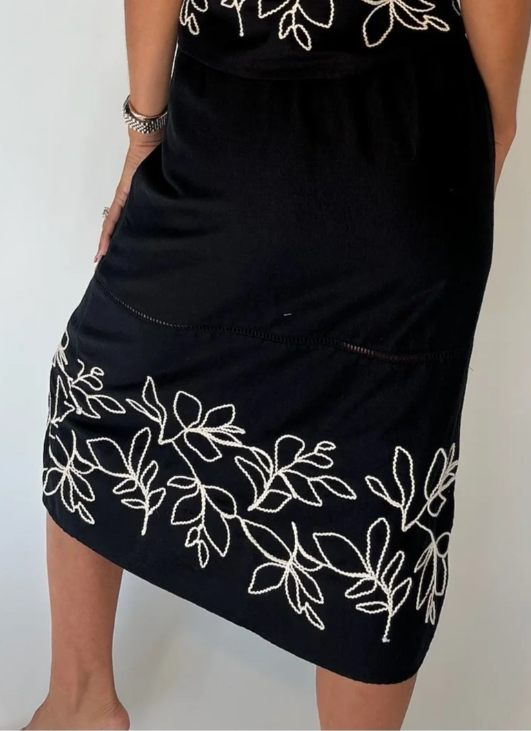 Bella Dahl | Ladder Trim Midi Skirt | Vagabond | Apparel | Boutique