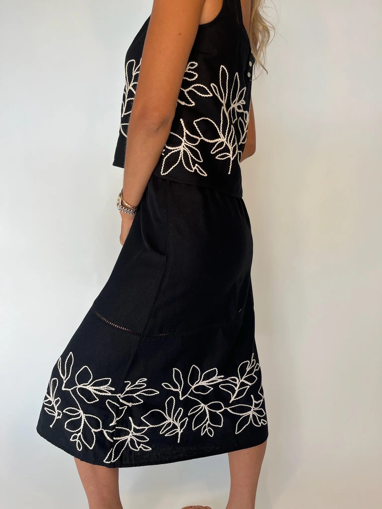 Bella Dahl | Ladder Trim Midi Skirt | Vagabond | Apparel | Boutique