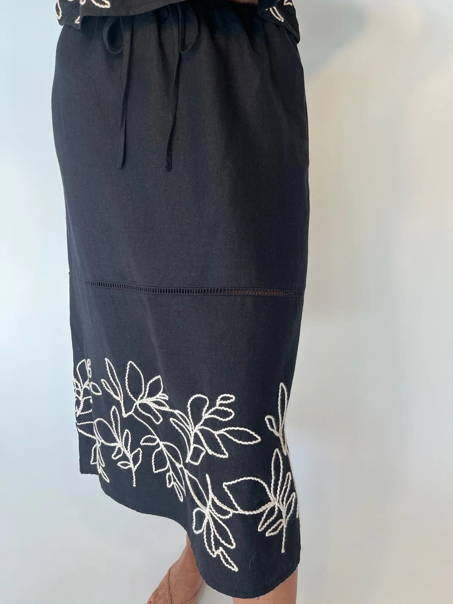 Bella Dahl | Ladder Trim Midi Skirt | Vagabond | Apparel | Boutique