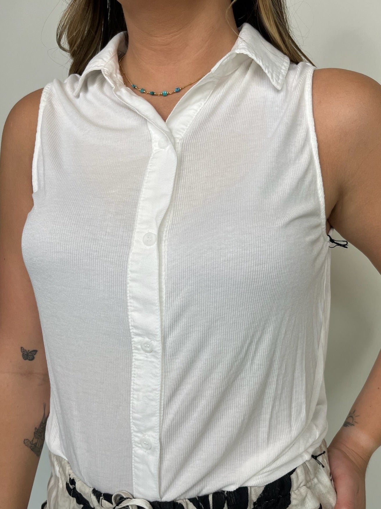 Bella Dahl Mixed Sleeveless Button Down | Vagabond Apparel Boutique