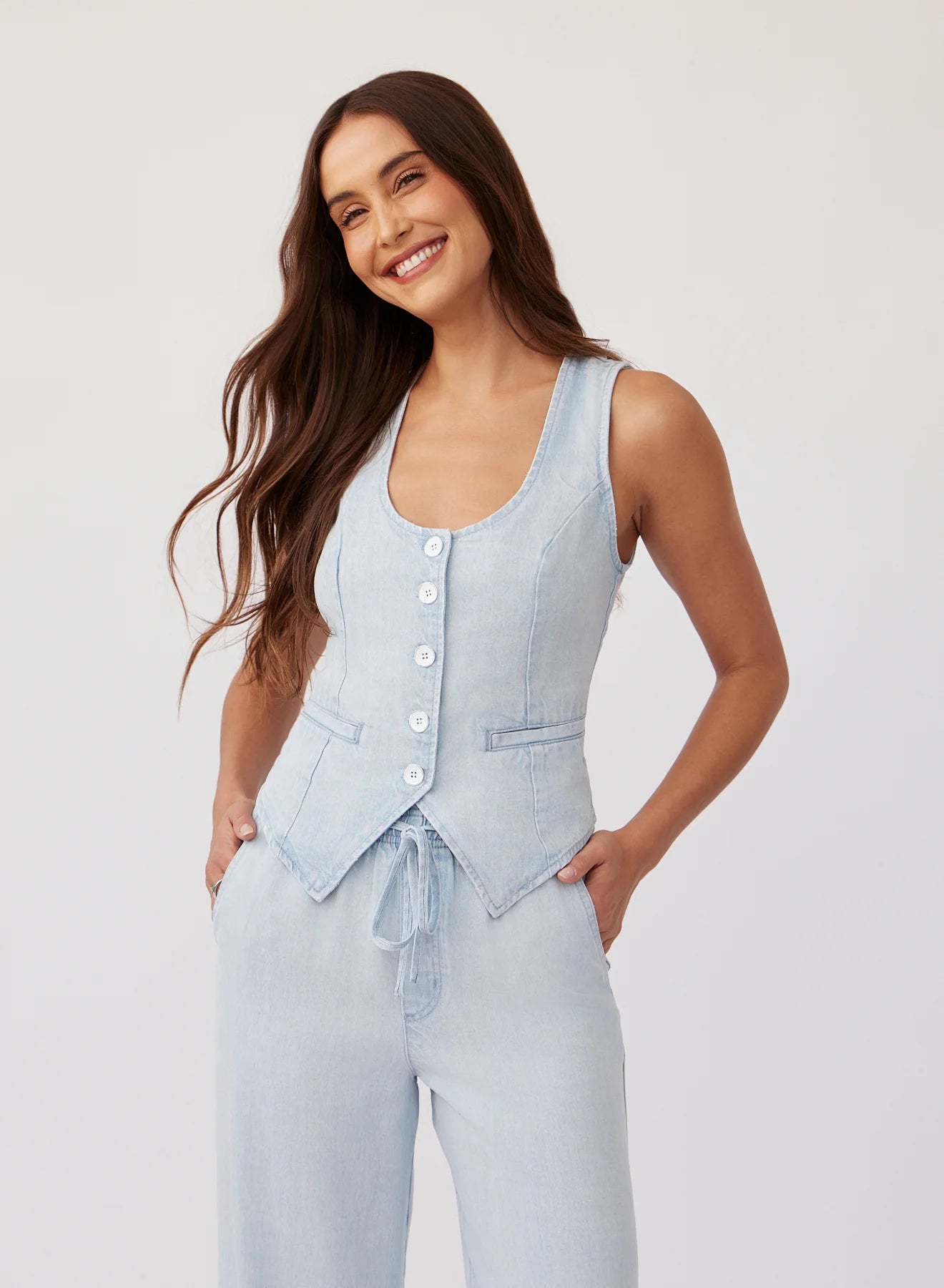 Bella Dahl | Scoop Neck Vest | Oasis Spray | Vagabond | Apparel | Boutique