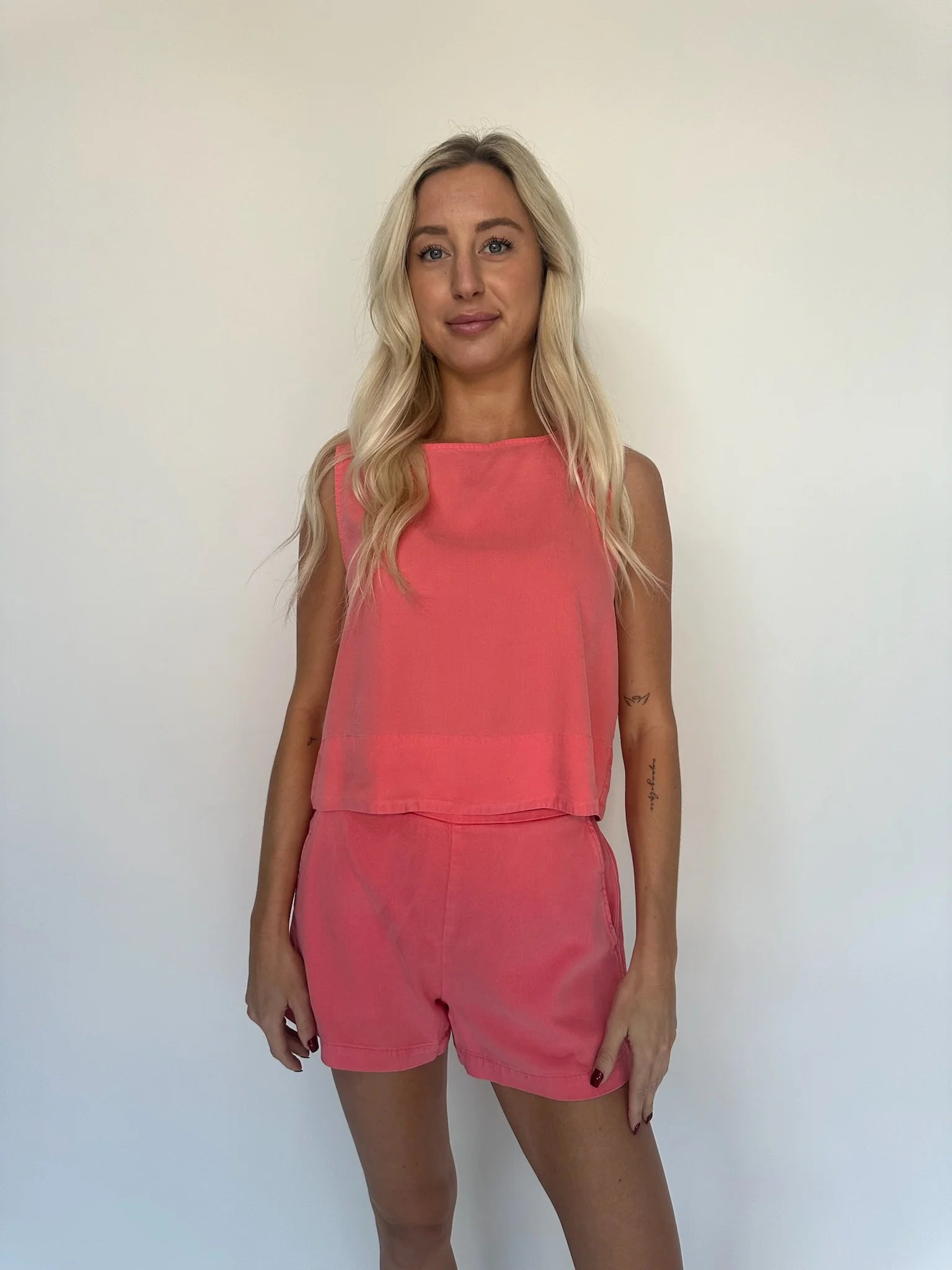 Bella Dahl | Sleeveless Boat Neck Split Front | Wild Coral | Vagabond | Apparel | Boutique