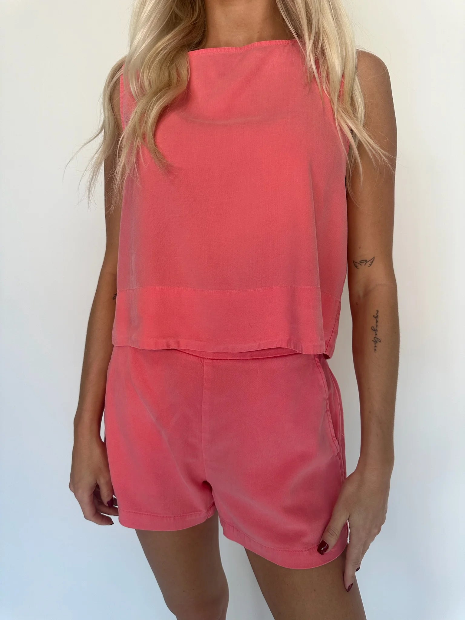 Bella Dahl | Sleeveless Boat Neck Split Close | Wild Coral | Vagabond | Apparel | Boutique