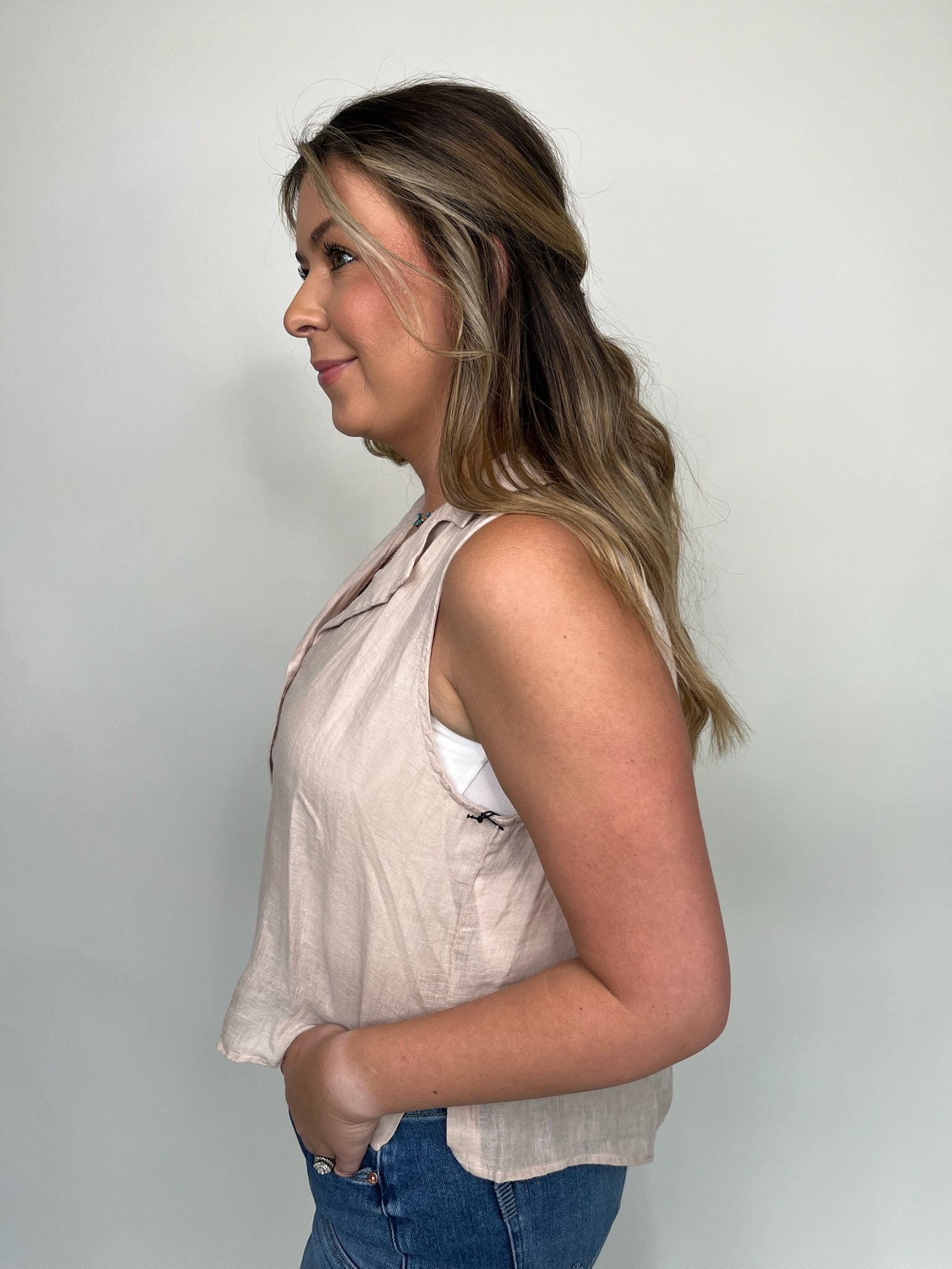 Bella Dahl Sleeveless Notch Collar Button Down | Vagabond Apparel Boutique