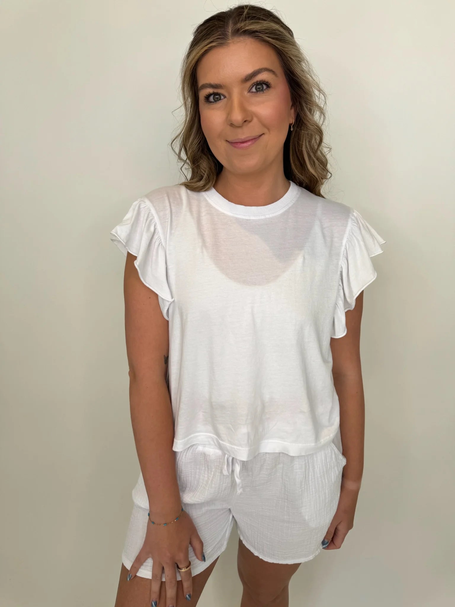 Bobi | Flutter | Sleeve | Tee | Whtie | Close | Vagabond | Apparel | Boutique