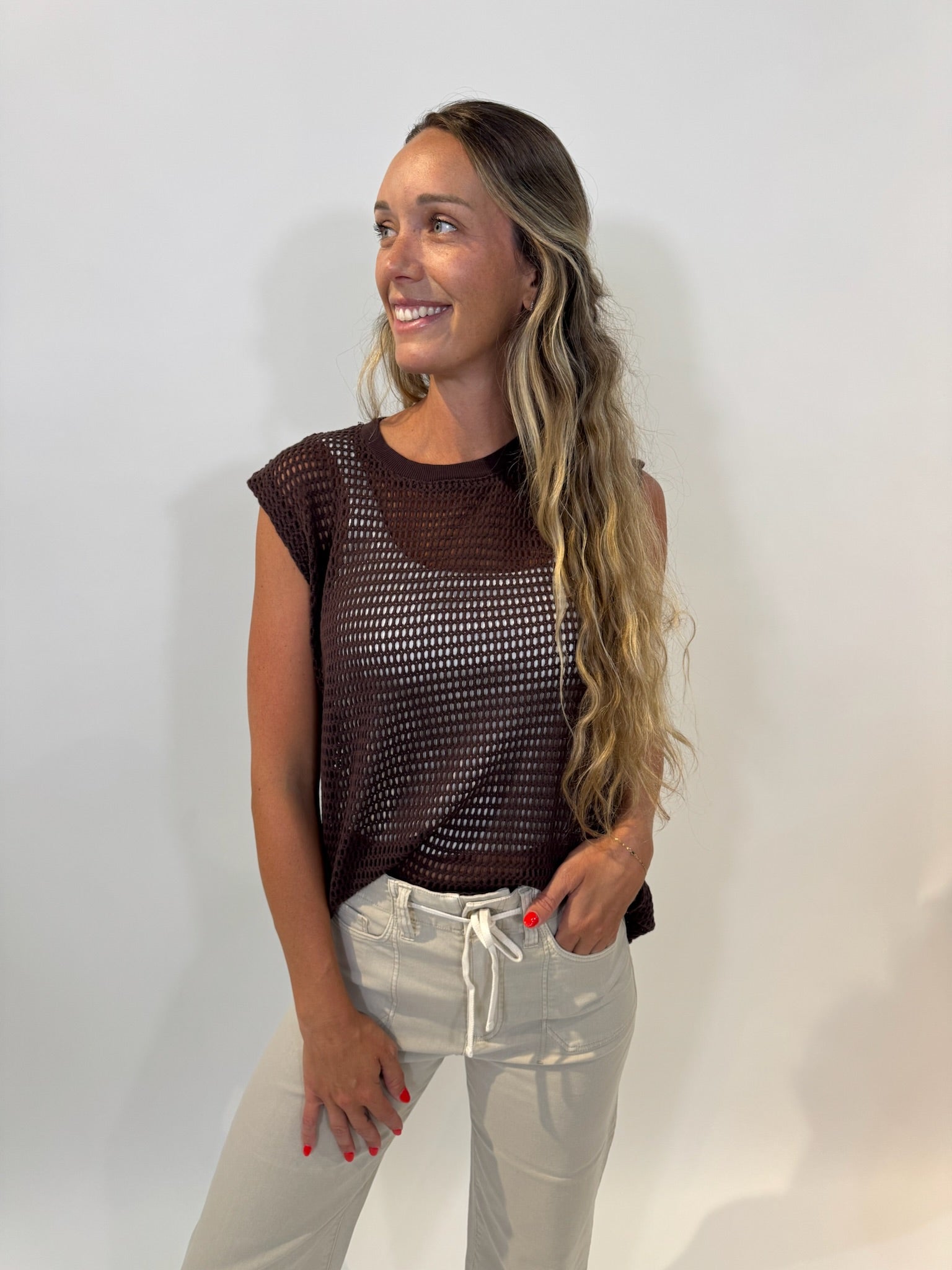 Bobi | Muscle Tee | Umber | Close | Vagabond | Apparel | Boutique