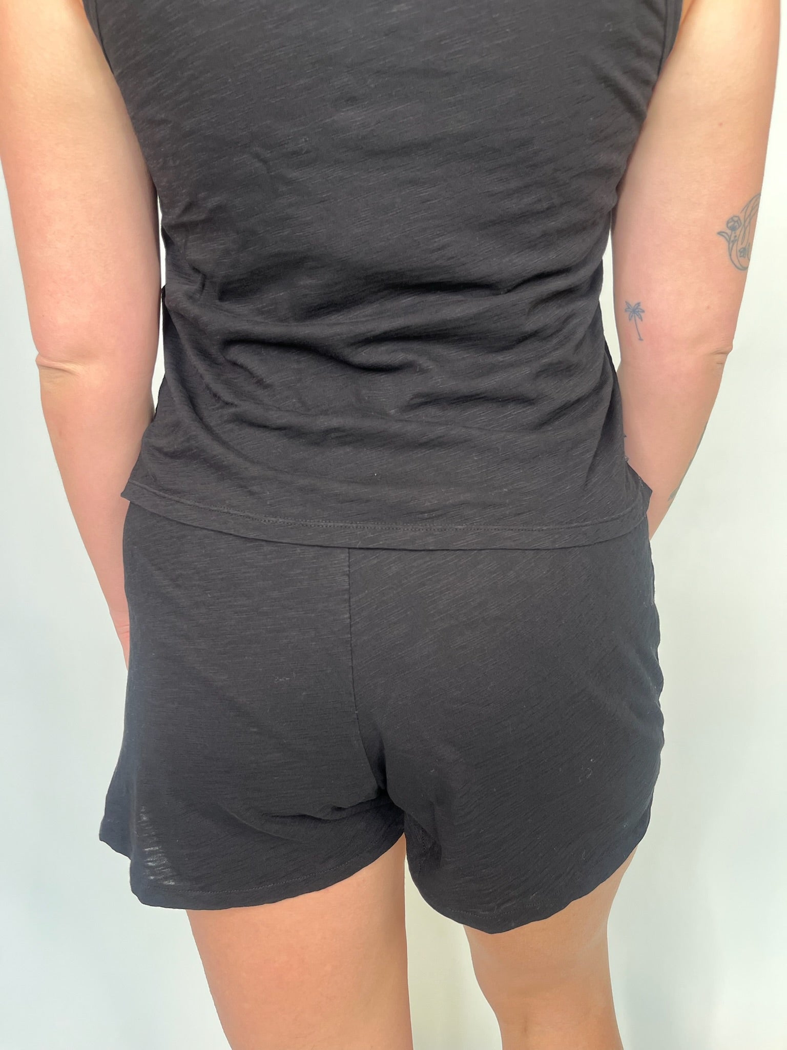 Bobi Shorts With Side Slit Black | Vagabond Apparel Boutique