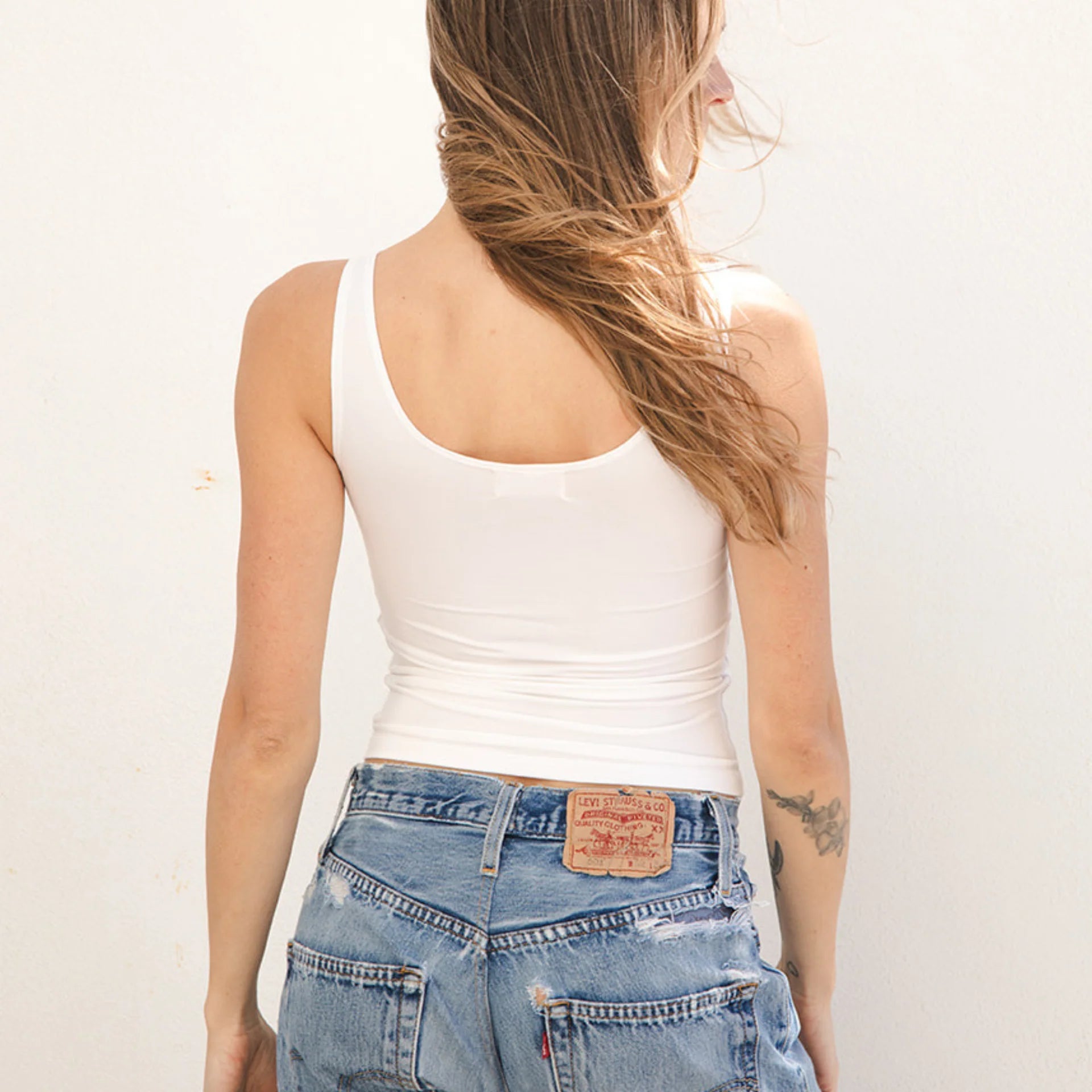 Boob-eez | Devon Long Tank | White | Back | Vagabond | Apparel | Boutique