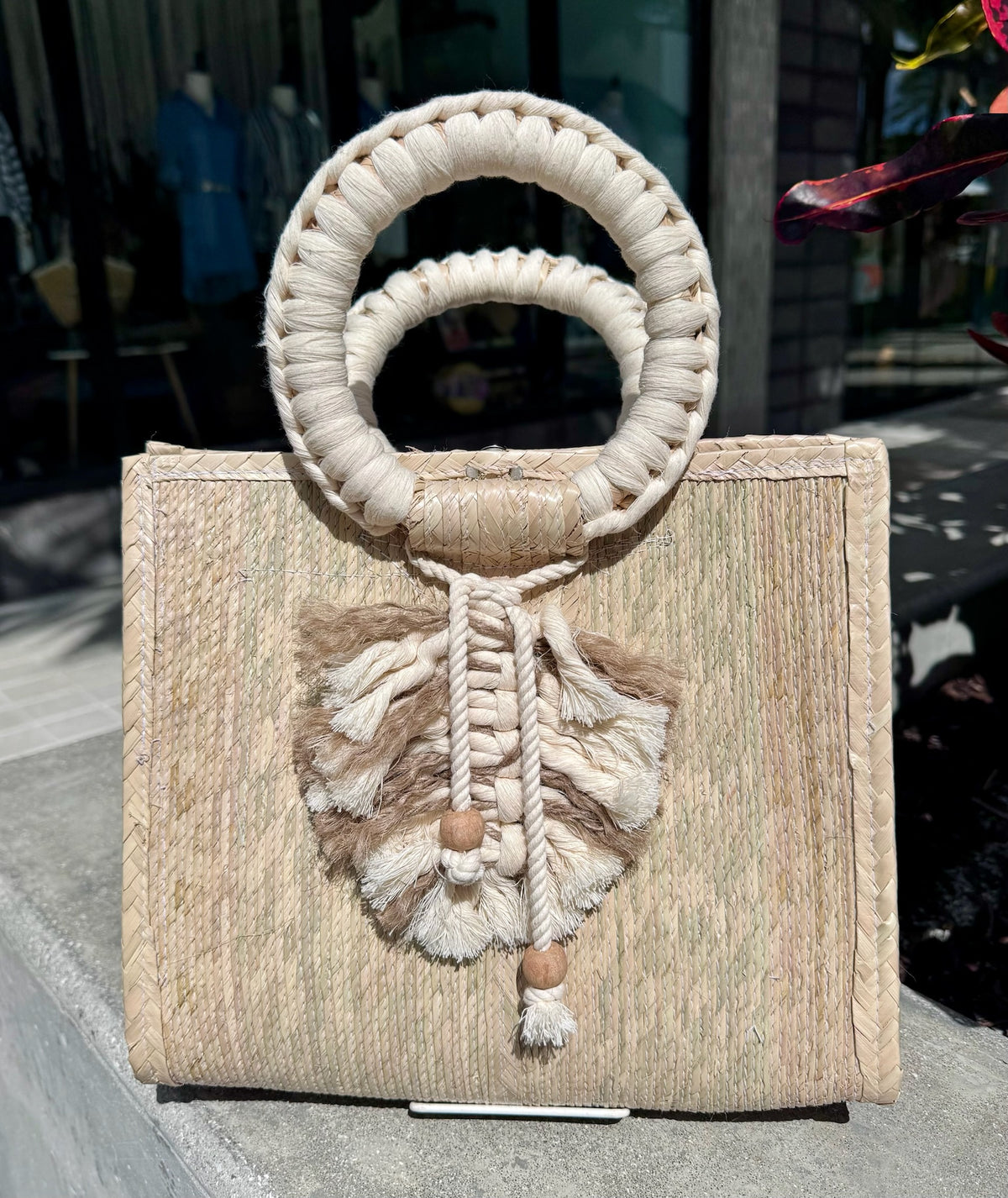 Chisme Lifestyle | Tassel Tote | Vagabond | Apparel | Boutique