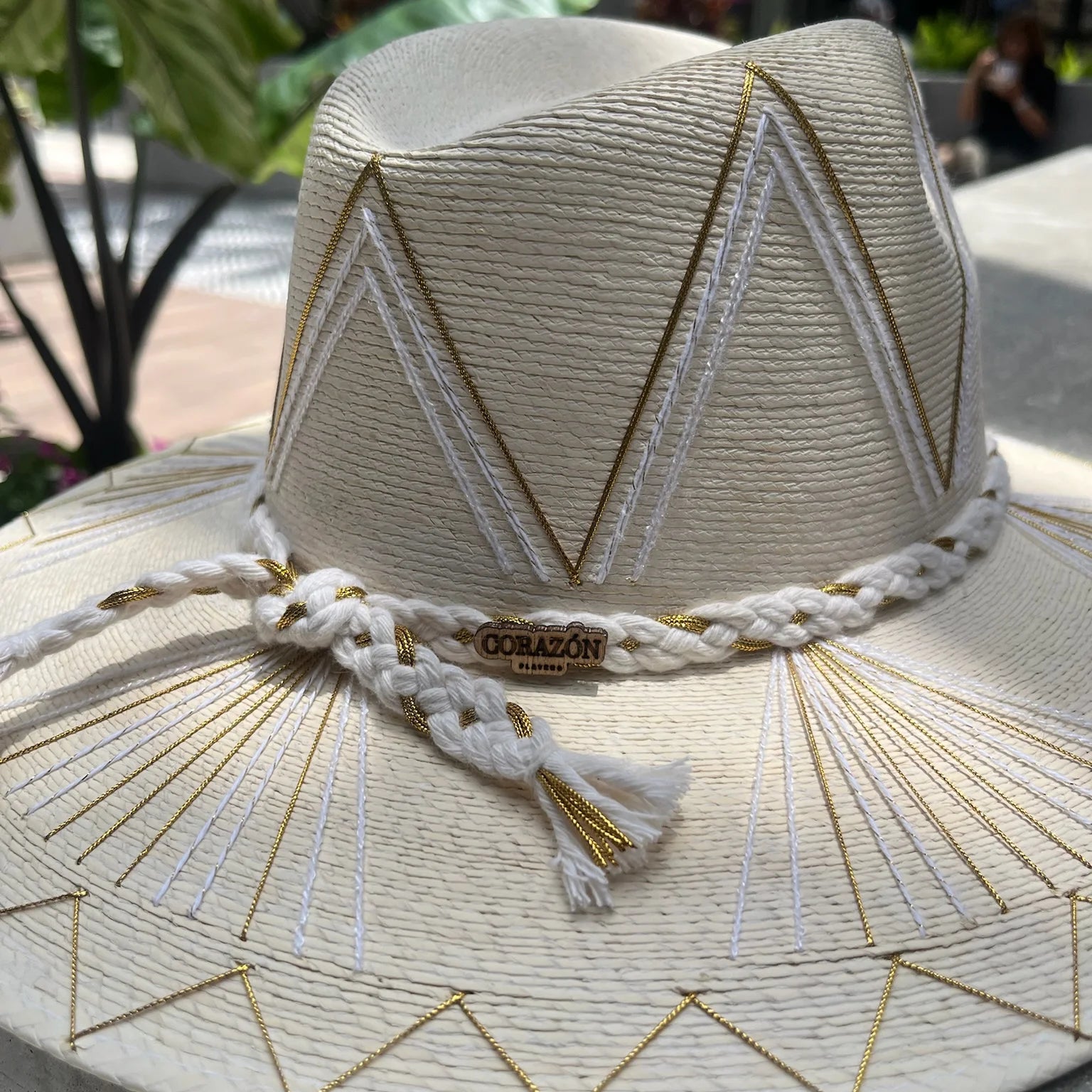 Corazon Playero | Isabella | Hat | White And Gold | Vagabond | Apparel | Boutique