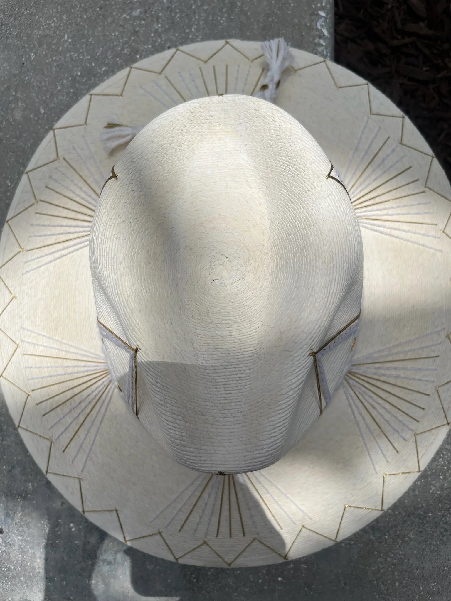 Corazon Playero | Isabella | Hat | White And Gold | Vagabond | Apparel | Boutique
