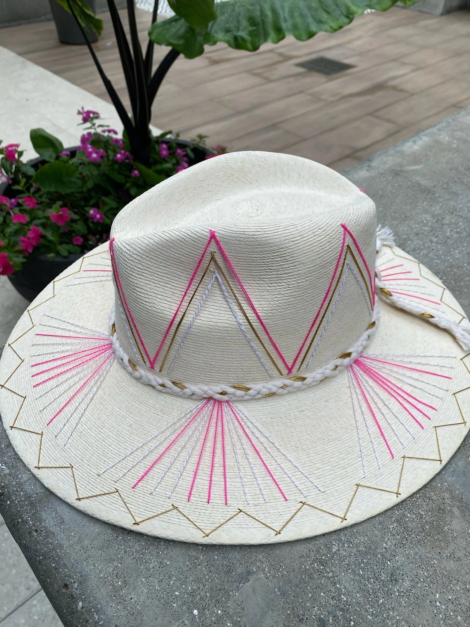 Corazon Playero | Isabella | Pink Power | Vagabond | Apparel | Boutique