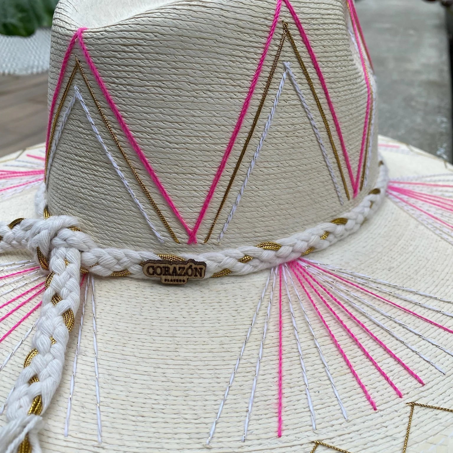 Corazon Playero | Isabella | Pink Power | Vagabond | Apparel | Boutique