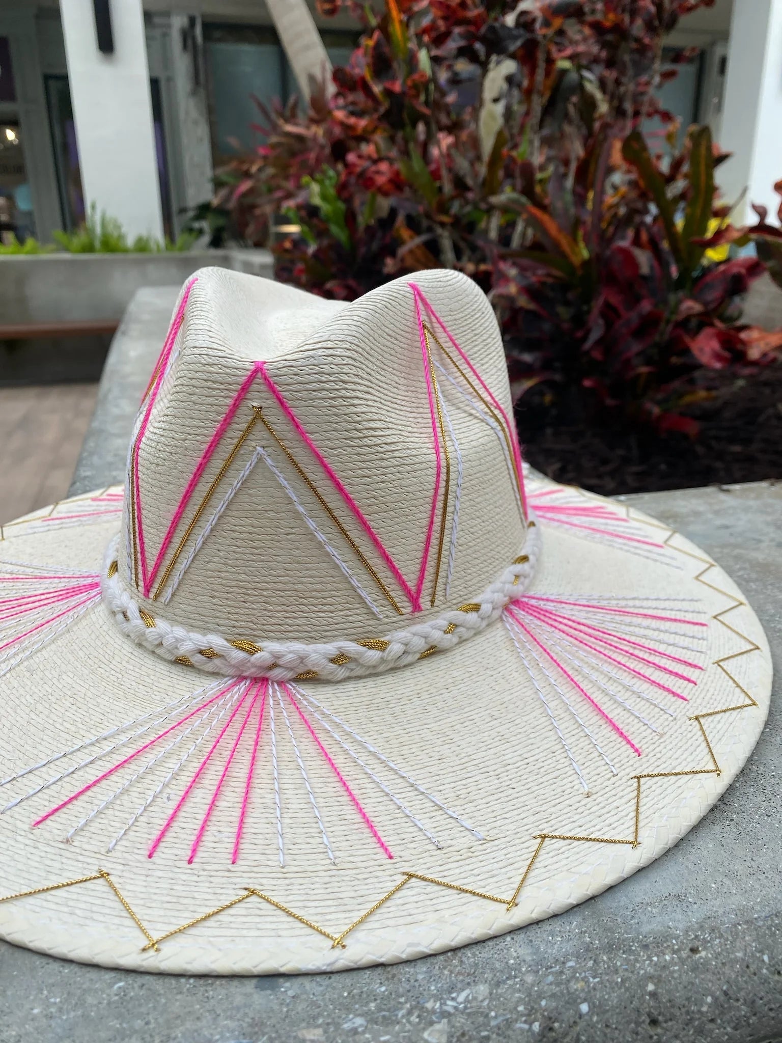 Corazon Playero | Isabella | Pink Power | Vagabond | Apparel | Boutique