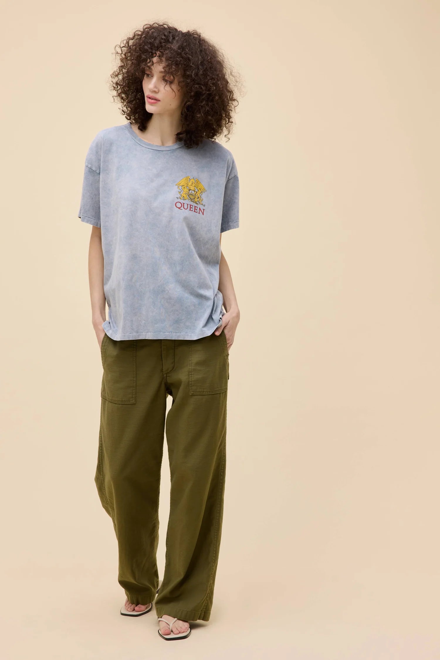 Daydreamer | Queen World Tour 1977 Merch Tee | Full Front | Vagabond | Apparel | Boutique