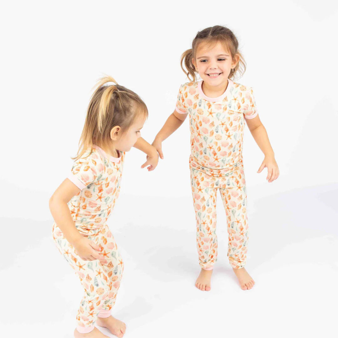 Emerson & Friends | Sandy Seashells Short Sleeve Pajama Set | Vagabond | Apparel | Boutique