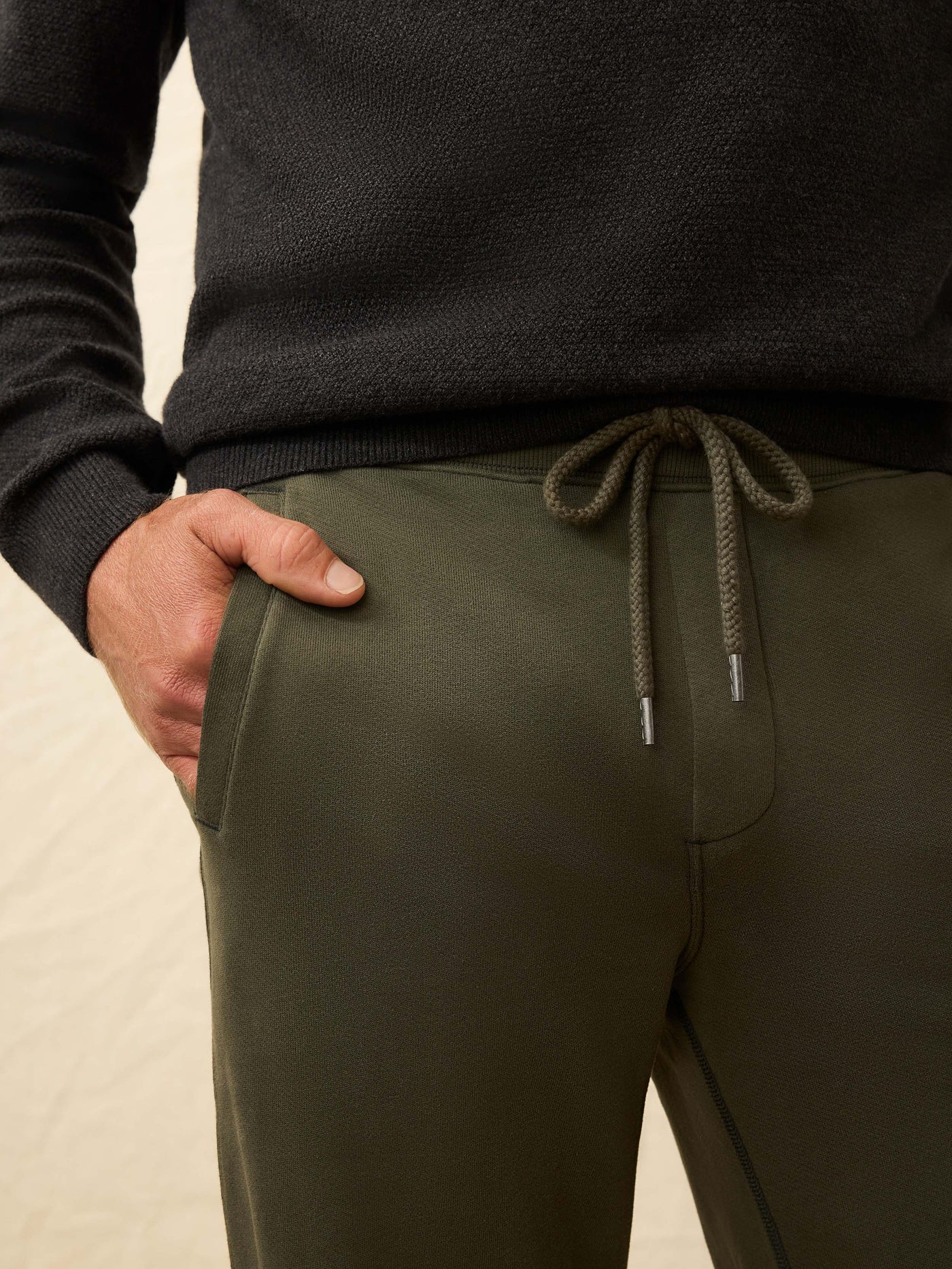 Faherty Men | High Standard Fleece Sweatpant | Close | Vagabond | Apparel | Boutique