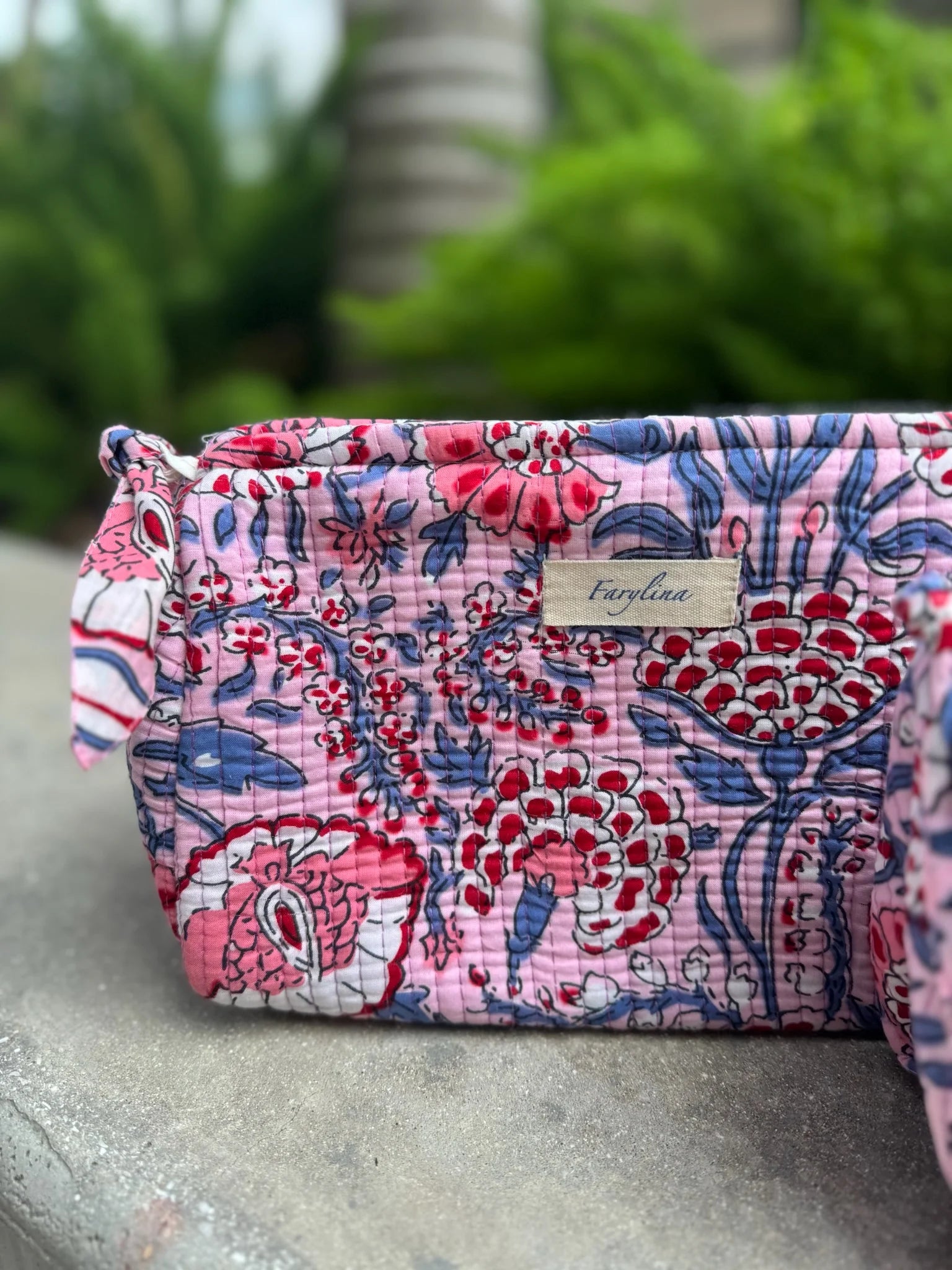 Farylina | Toiletry Set | Amelia | Close | Vagabond | Apparel | Boutique