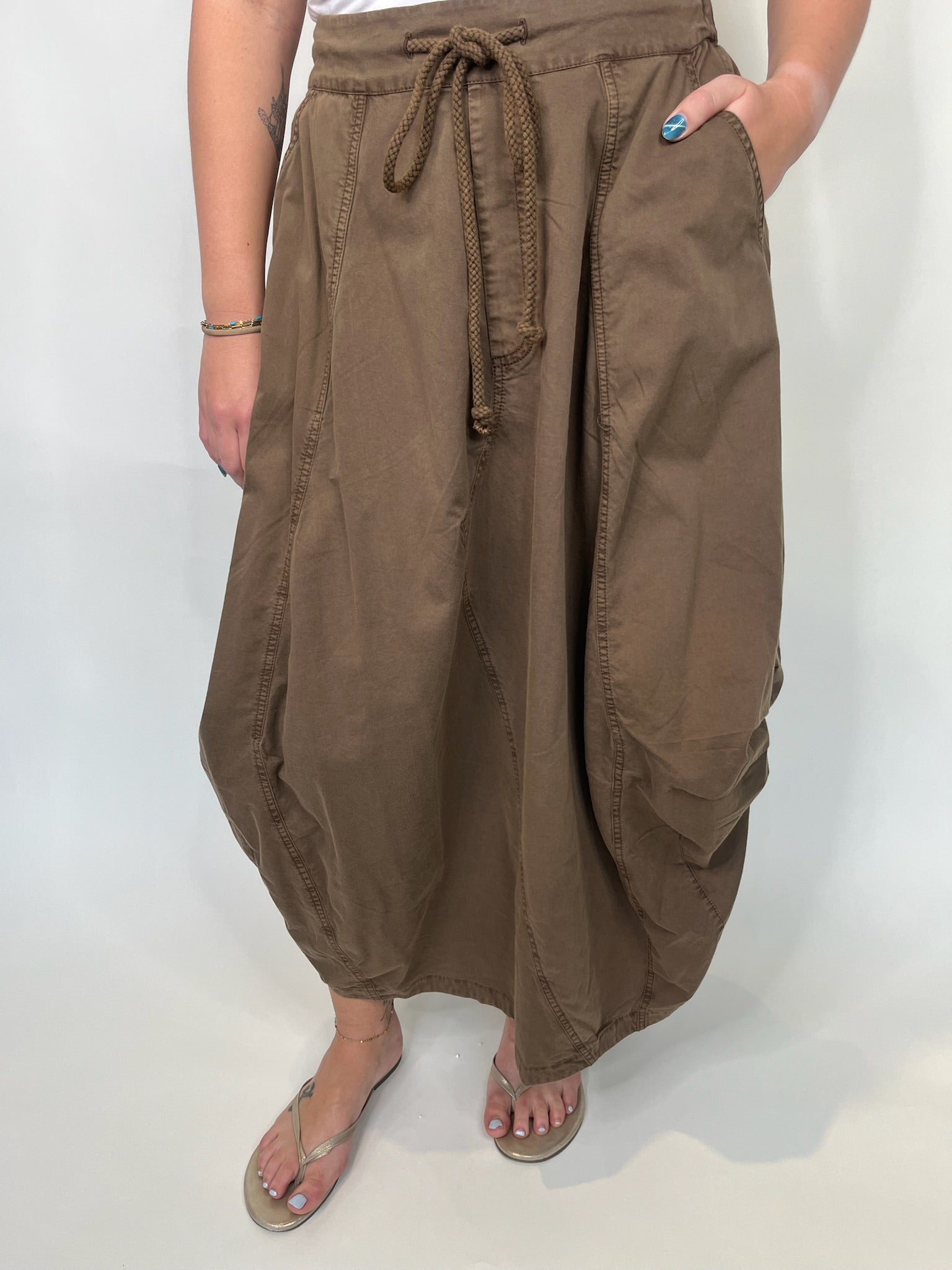 Free People Willow Poplin Midi Chocolate | Vagabond Apparel Boutique