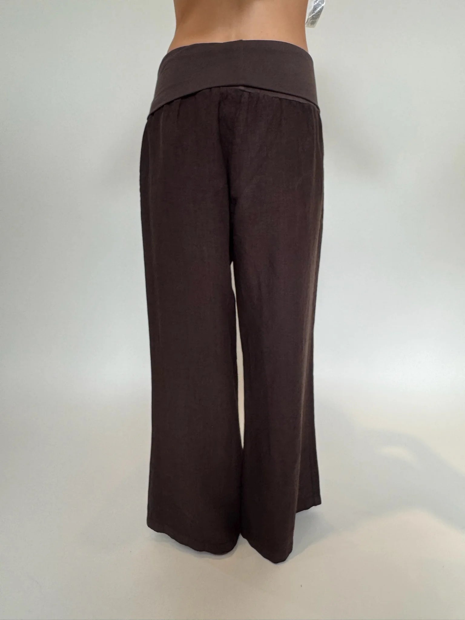 Fresh Laundry | Foldover Linen Pants | Coffee | Back | Vagabond | Apparel | Boutique