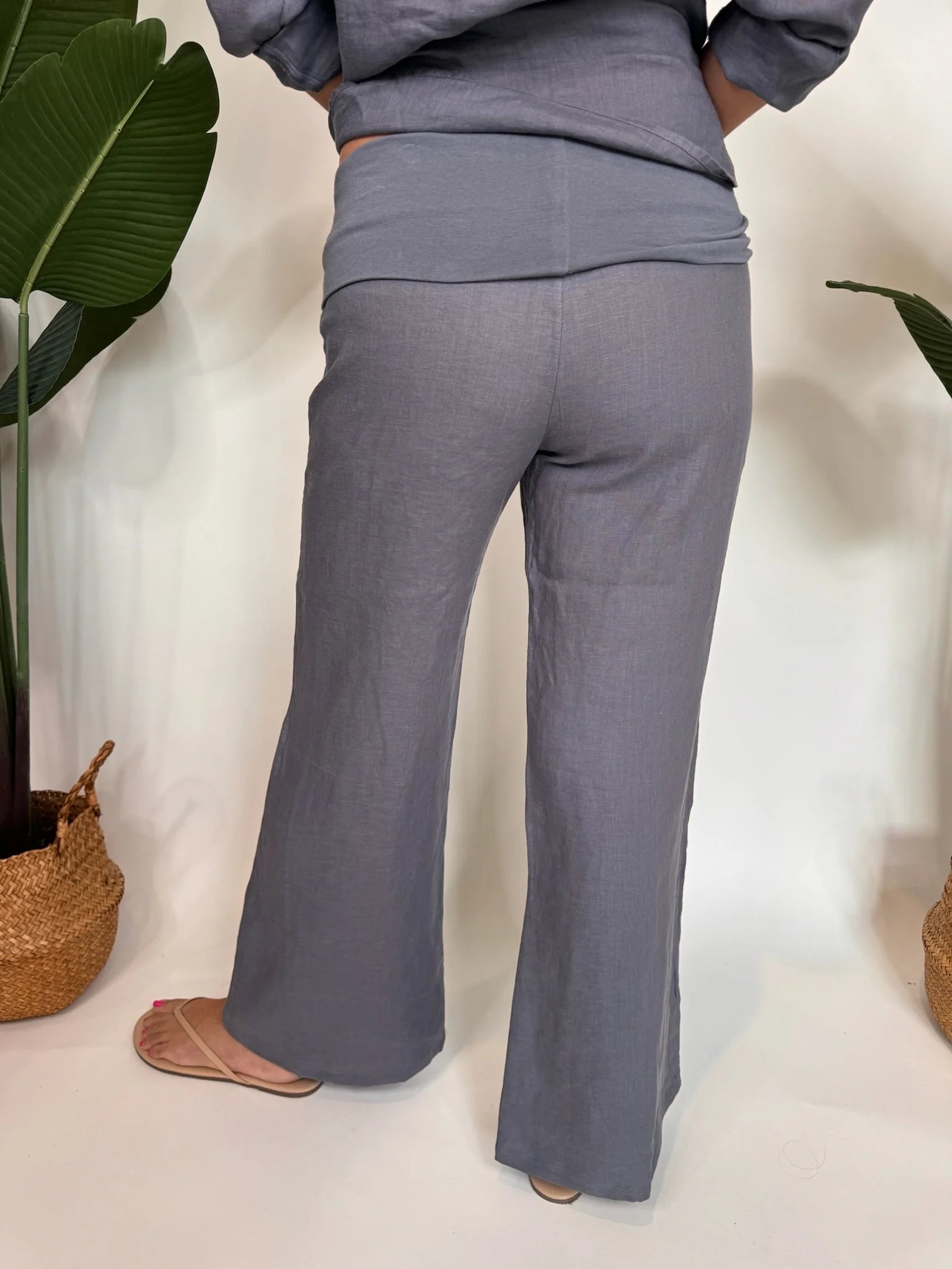 Fresh Laundry | Foldover Linen Pants | Night | Back | Vagabond | Apparel | Boutique