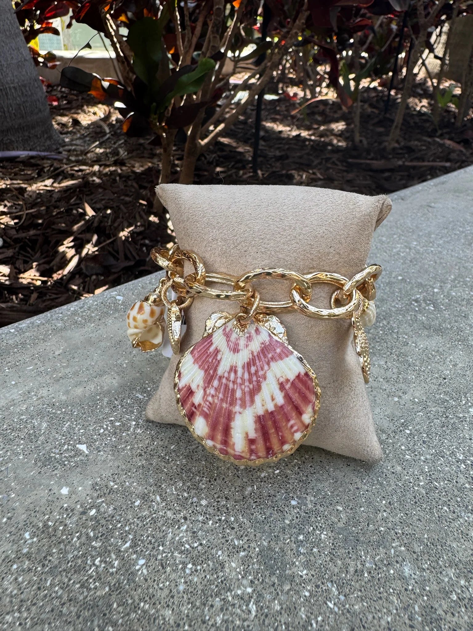GSA | Starfish & Shell Charm Bracelet | Vagabond | Apparel | Boutique