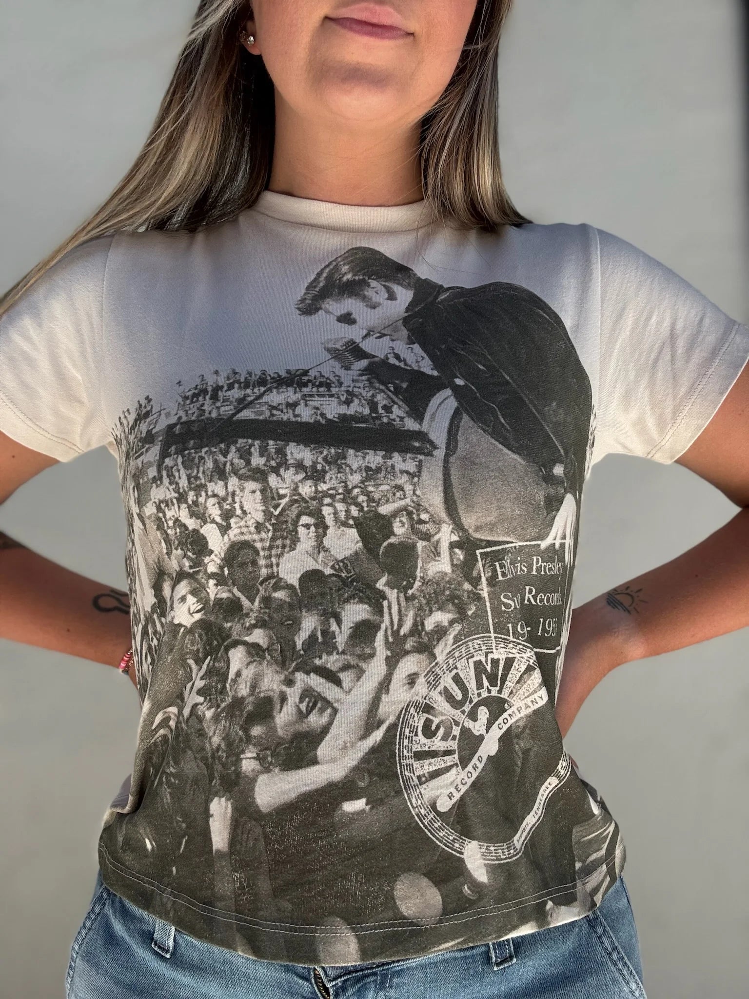 Daydreamer | Sun Records Elvis In Concert Tee | Close | Vagabond | Apparel | Boutique